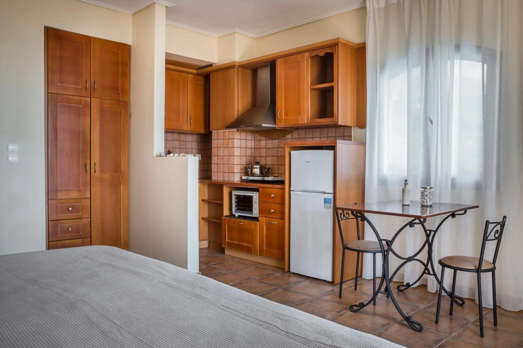 Kitchen or kitchenette, Bed in Diana Studios