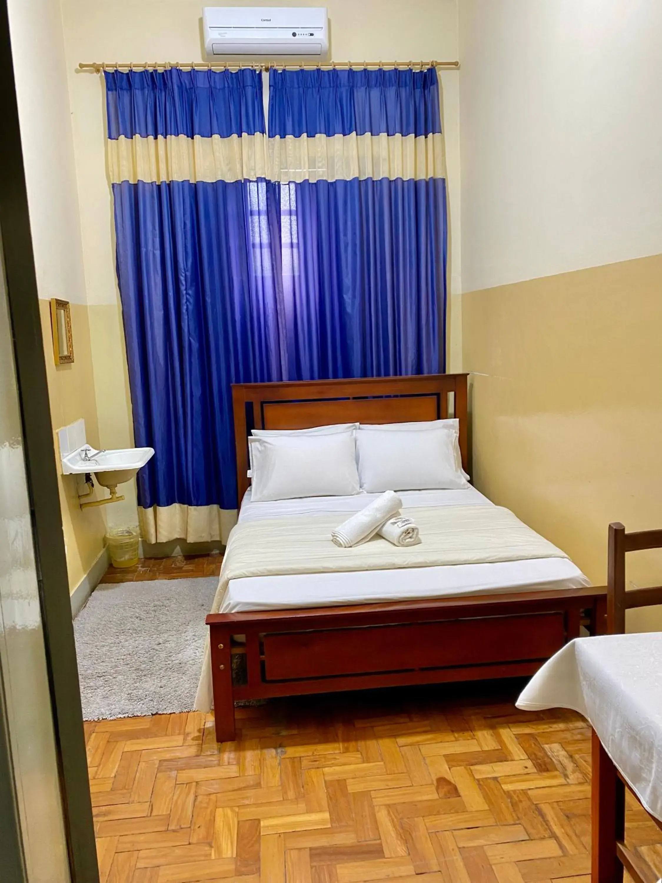 Single Room with Shared Bathroom - single occupancy in Grande Hotel Minas Gerais Single Room with Shared Bathroom - single occupancy in Grande Hotel Minas Gerais