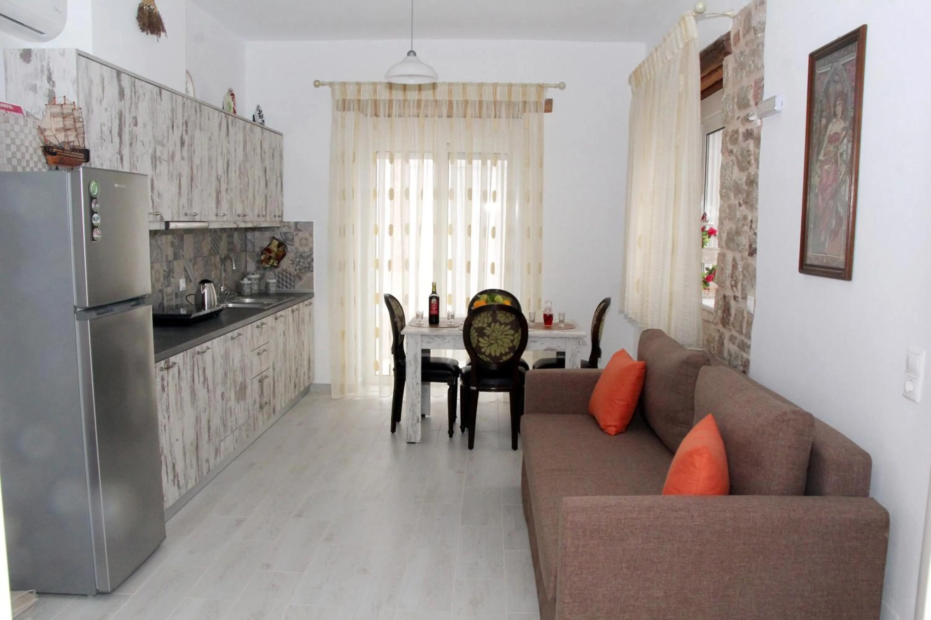 Coffee/tea facilities in Haraki Stone Apartments