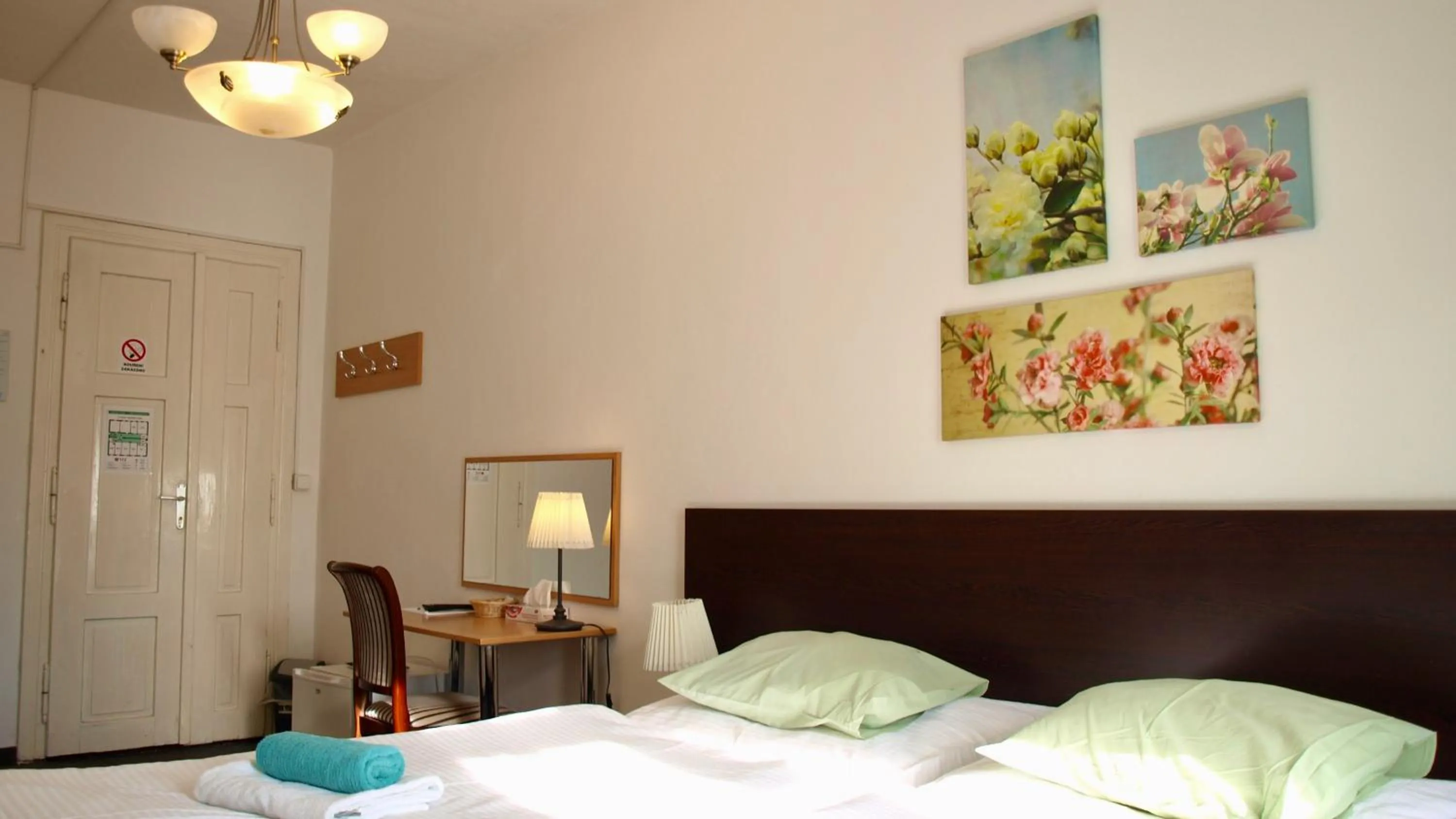 Photo of the whole room, Bed in Pension Village