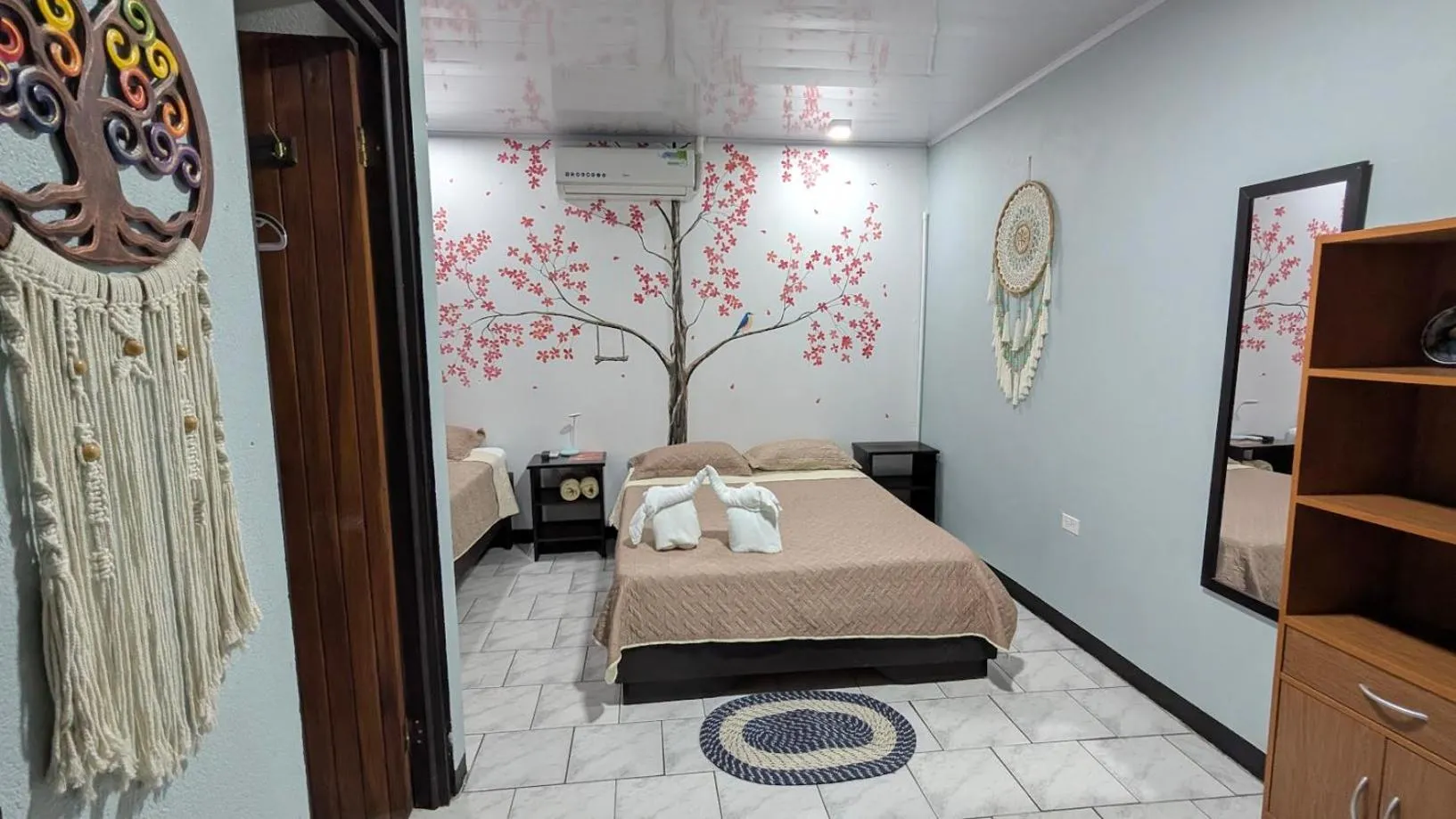 Red Frog Rooms