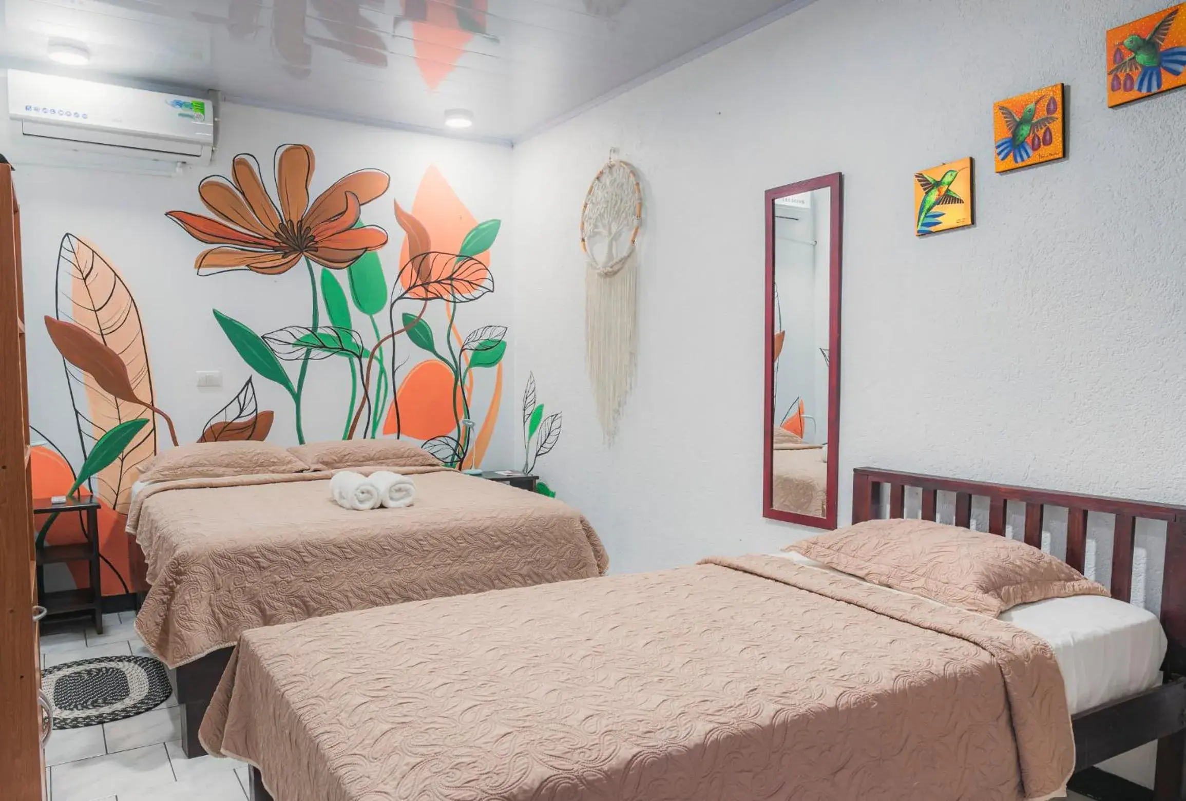 Red Frog Rooms Red Frog Rooms