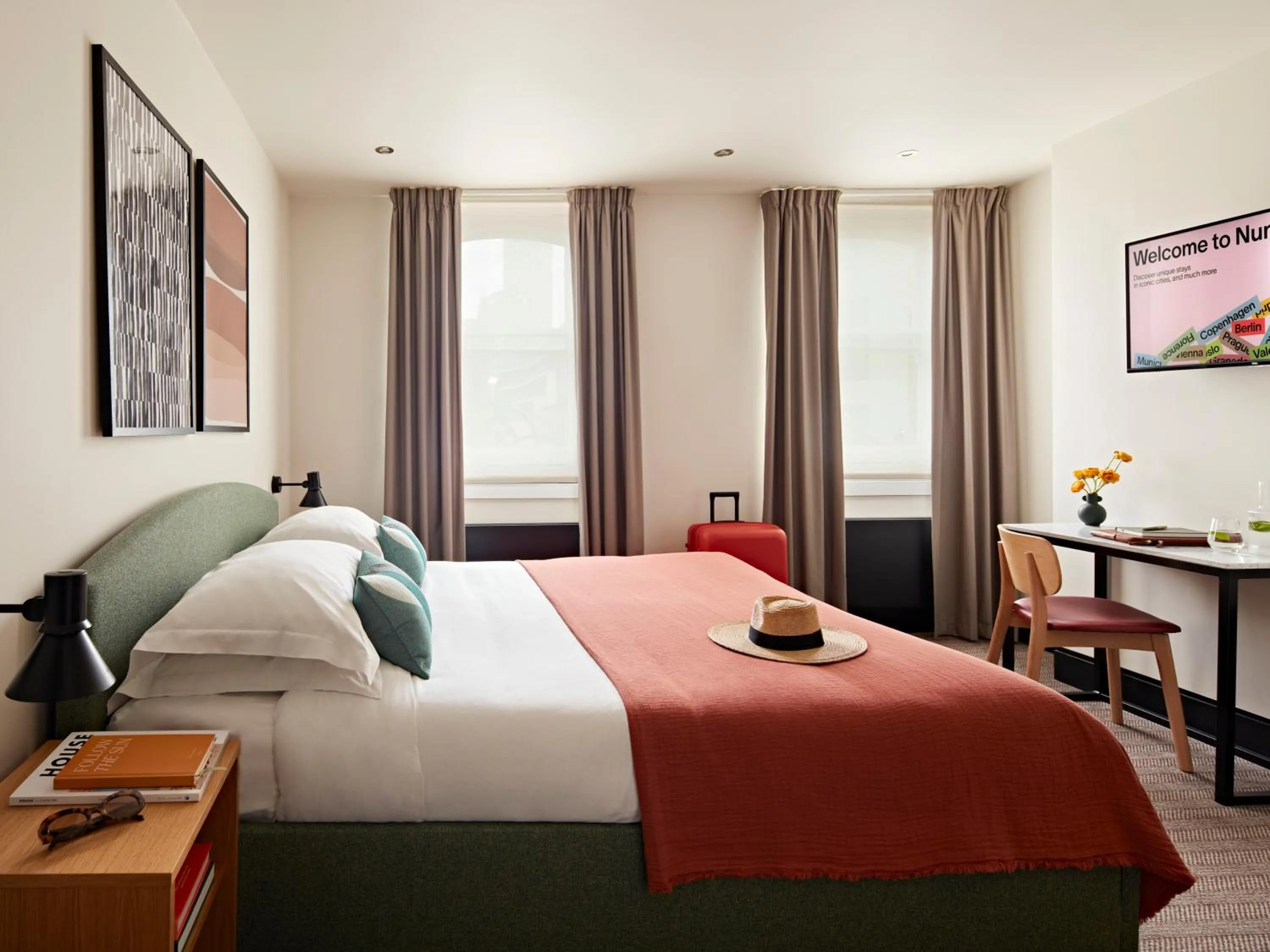 Photo of the whole room, Bed in Numa London Bloomsbury