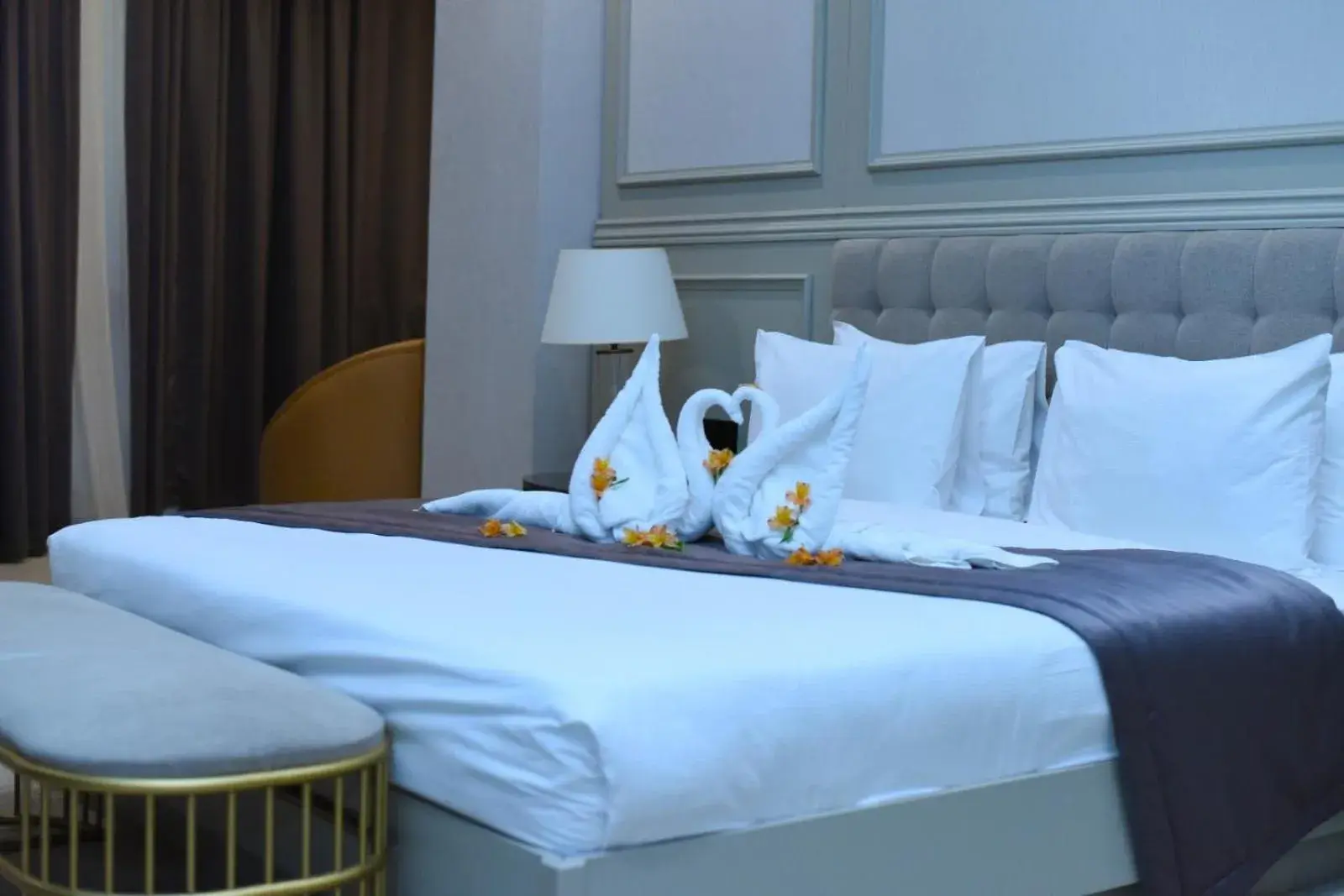 Bed in Horizon Manor Hotel Bed in Horizon Manor Hotel