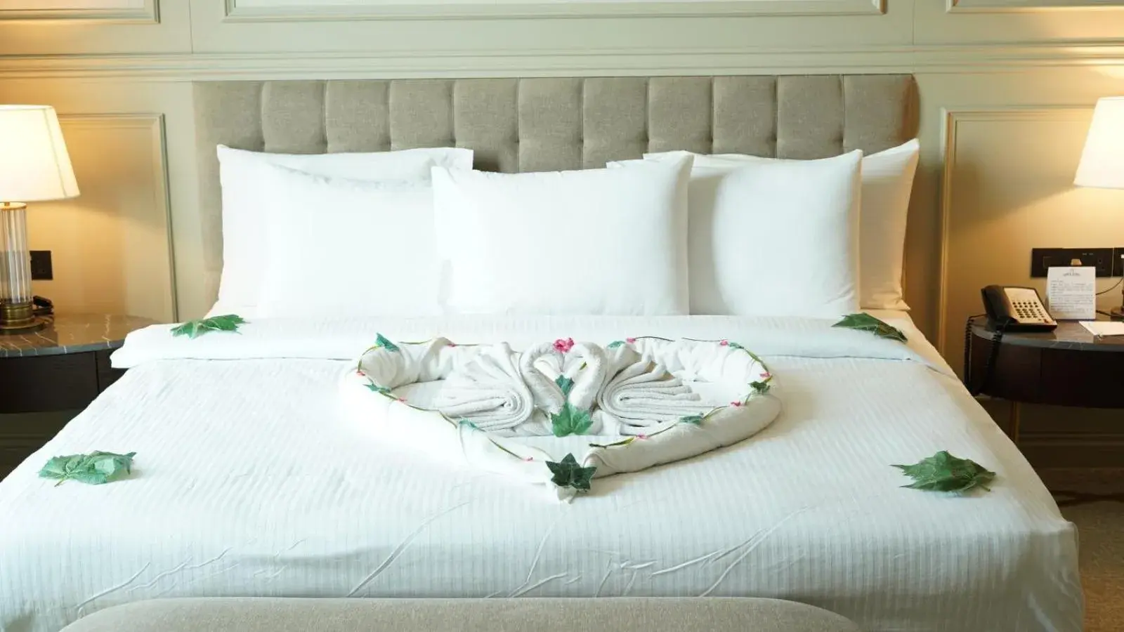 Bed in Horizon Manor Hotel Bed in Horizon Manor Hotel