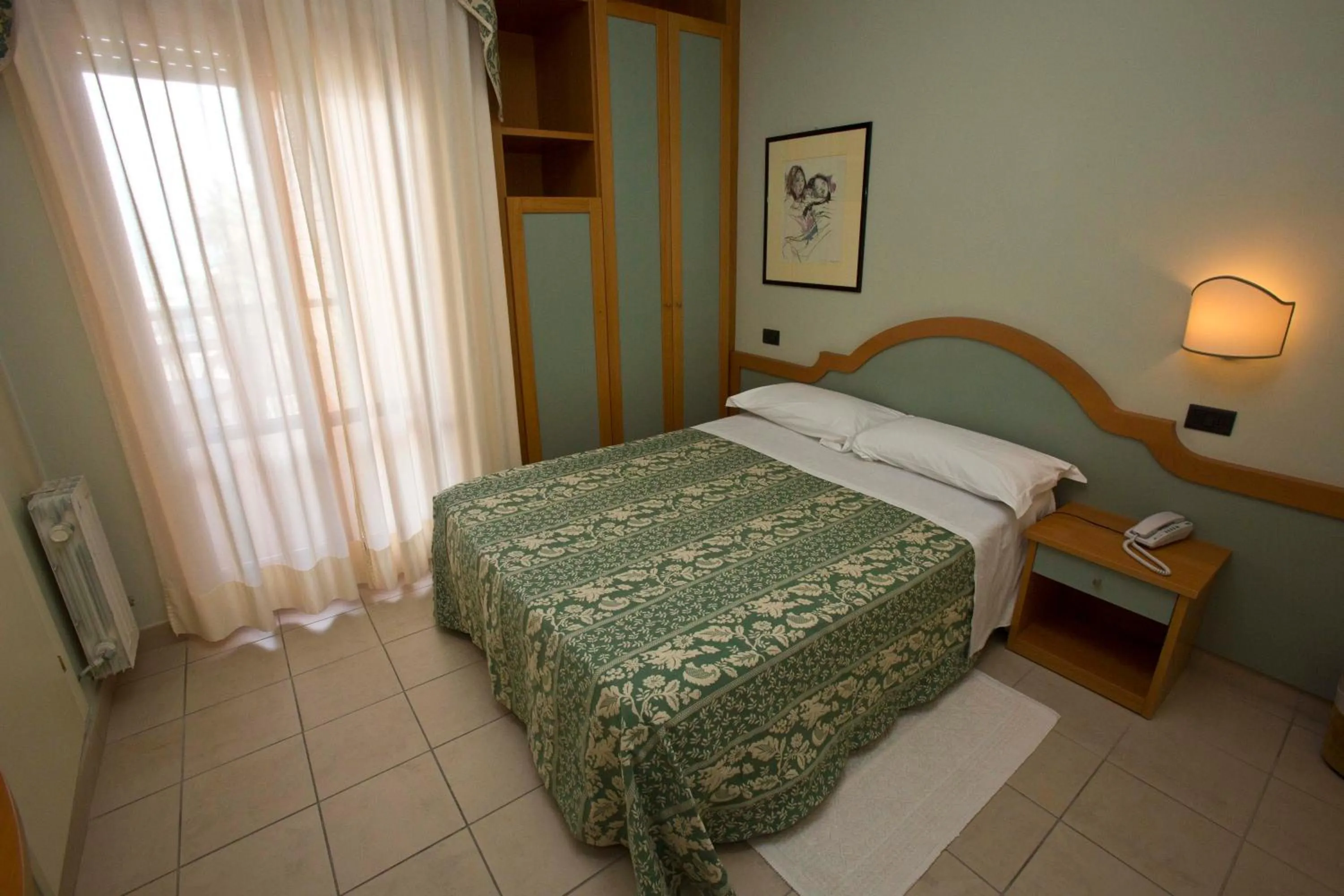 Bedroom, Bed in Hotel Sayonara