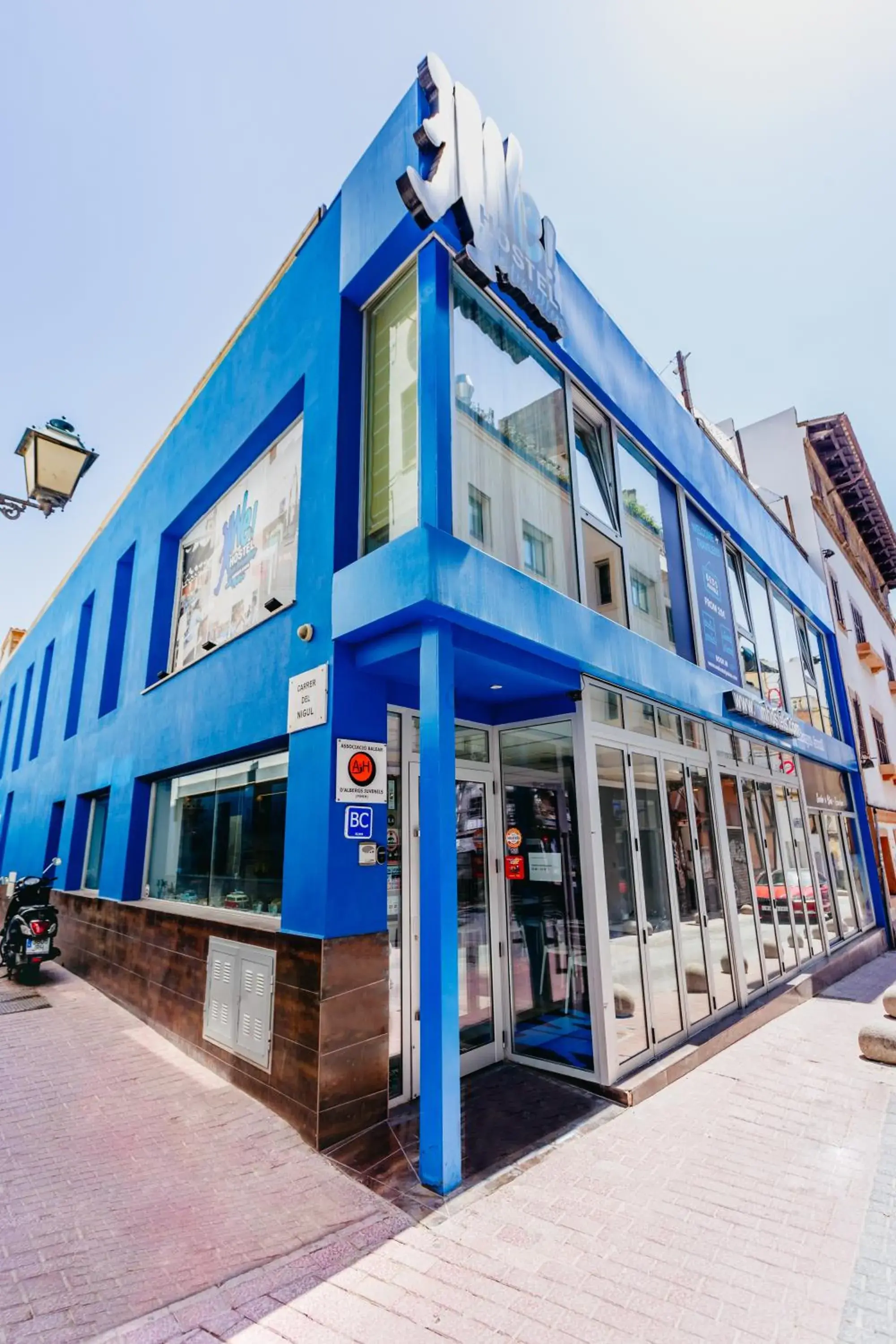 Property building in We Hostel Palma - Albergue Property building in We Hostel Palma - Albergue