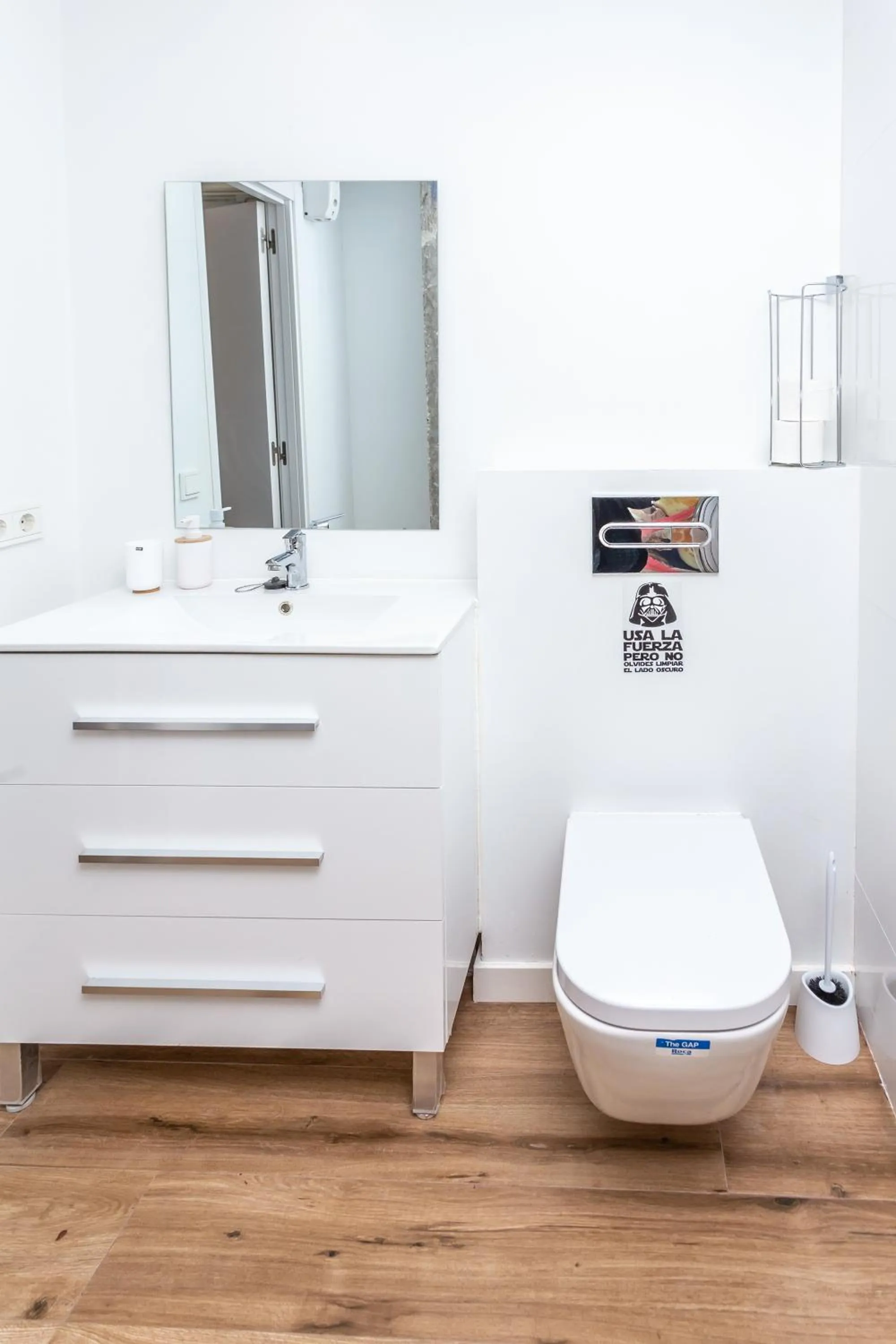 Toilet in We Hostel Palma - Albergue