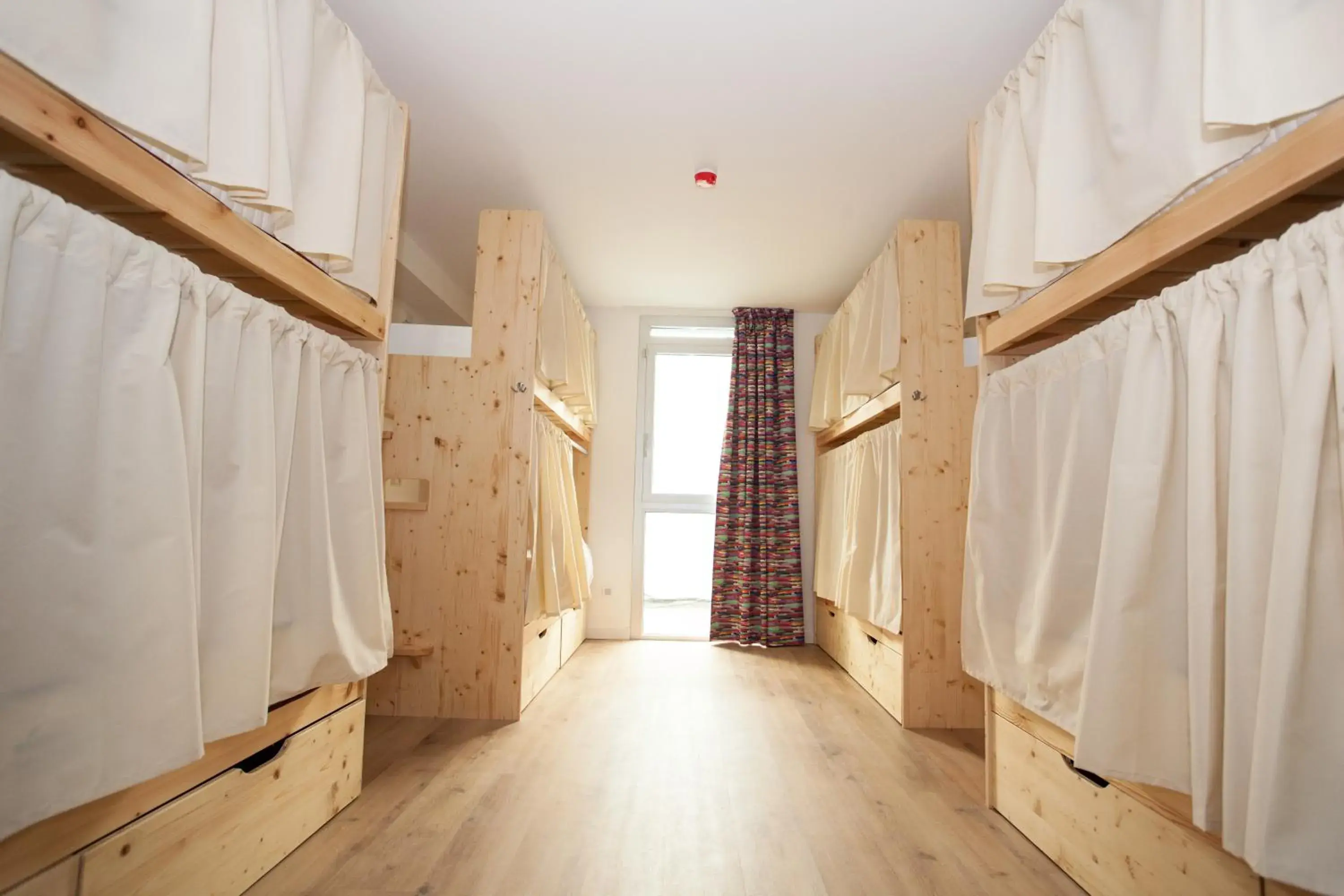 bunk bed, Bed in We Hostel Palma - Albergue bunk bed, Bed in We Hostel Palma - Albergue