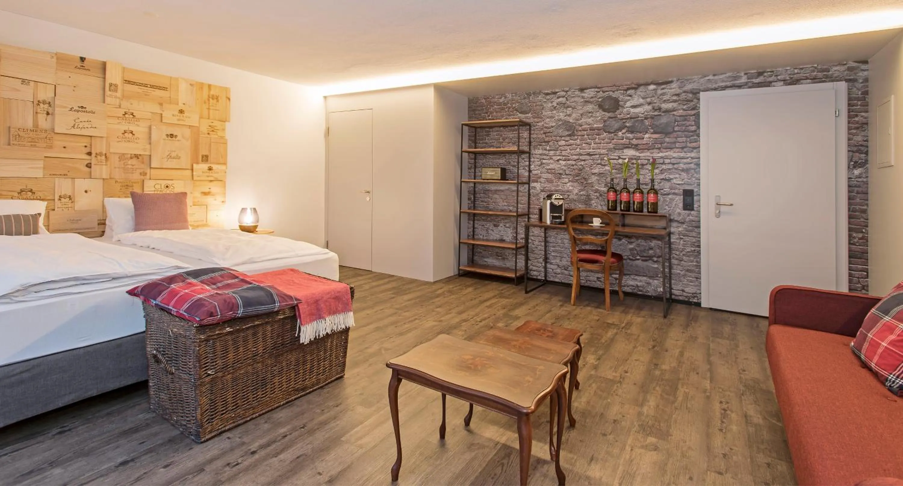 Photo of the whole room, Bed in Hotel 2B