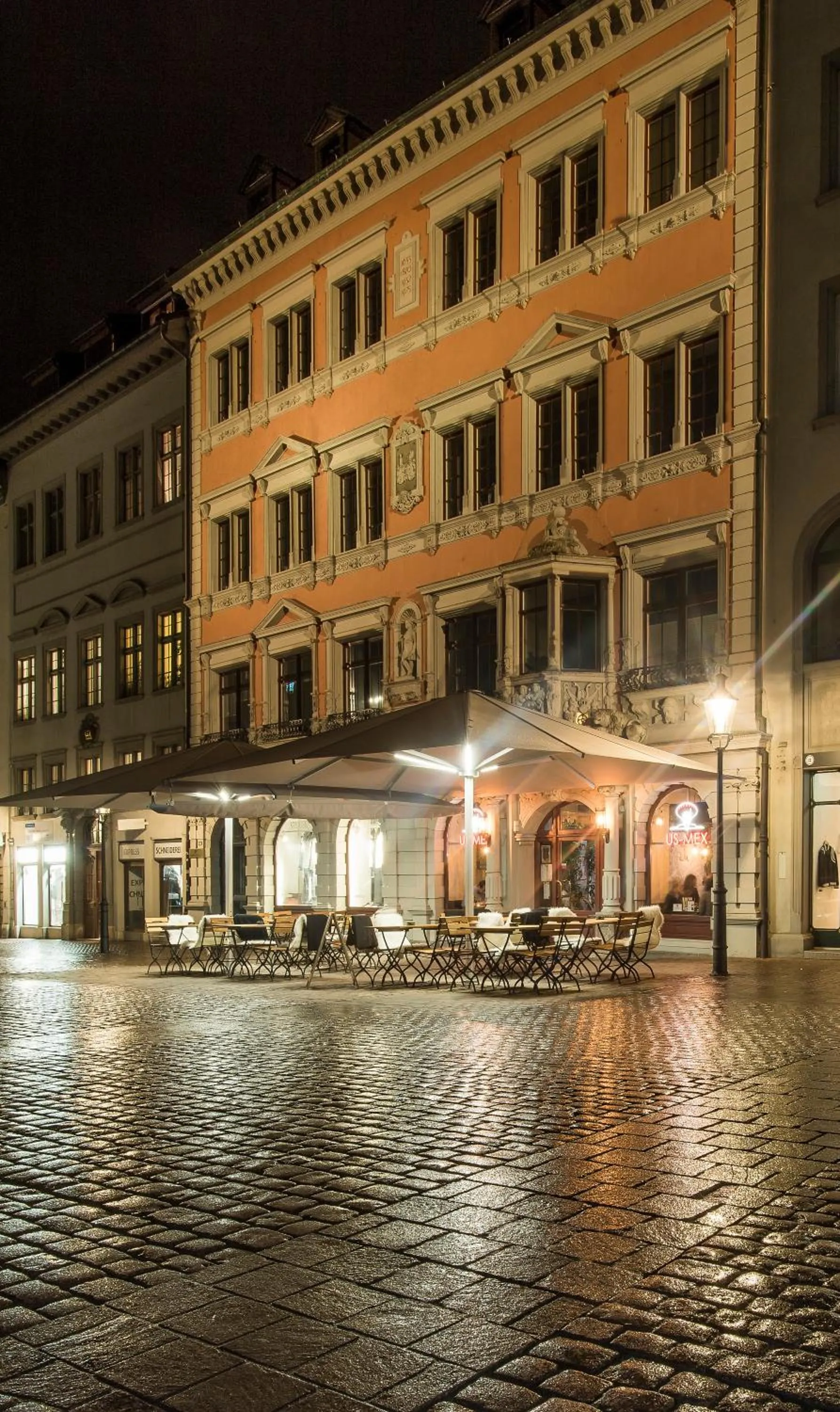 Facade/entrance in Hotel 2B