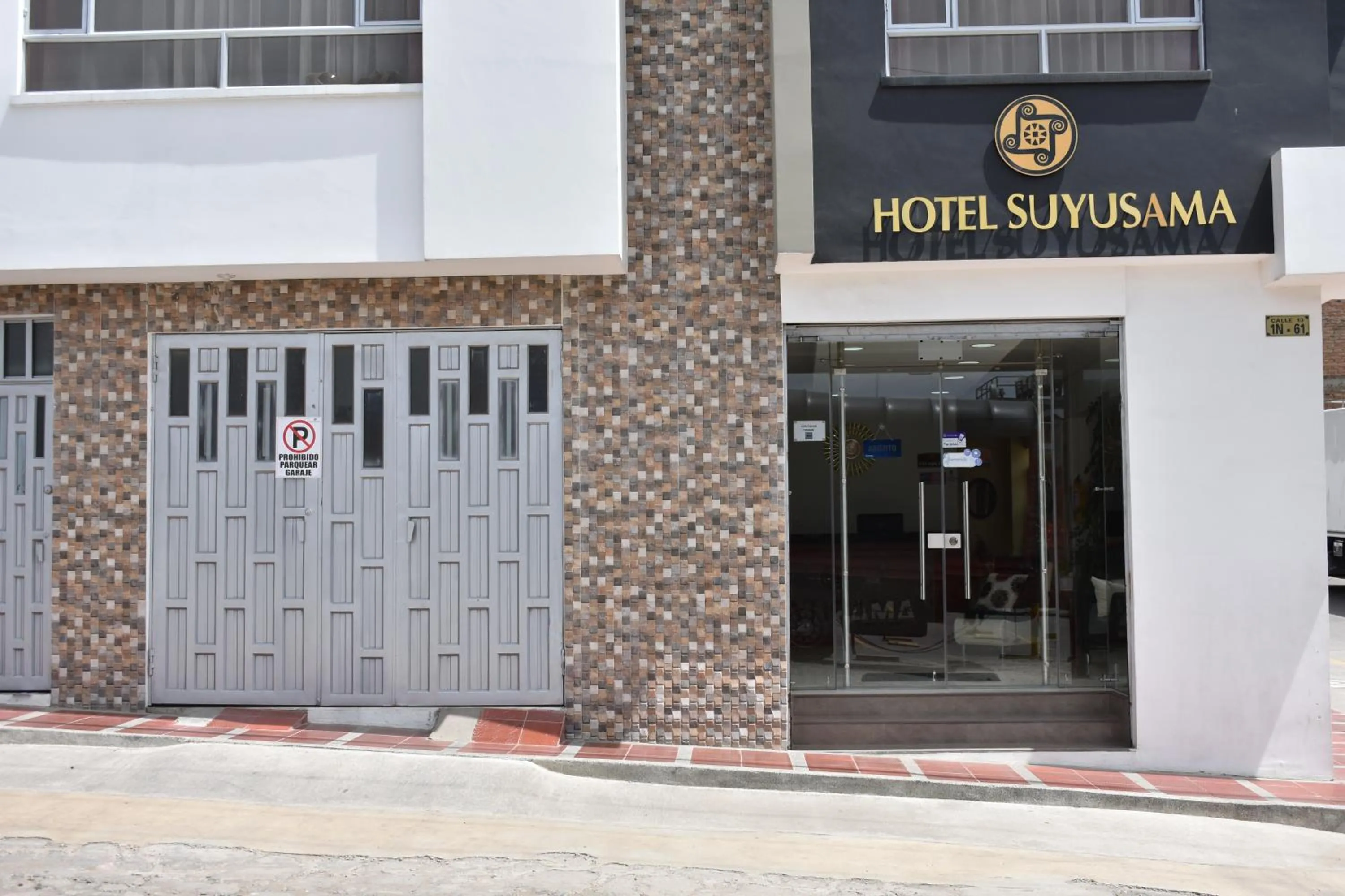 Facade/entrance in Hotel Suyusama