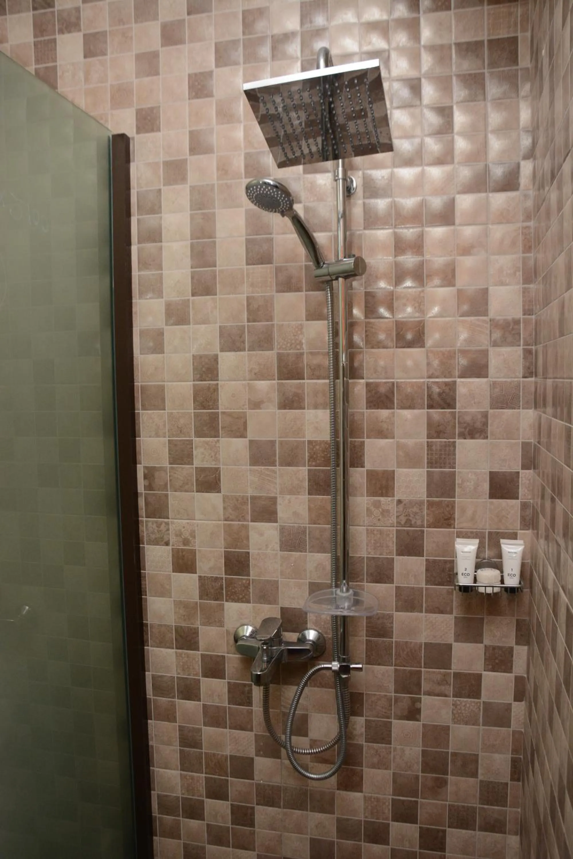 Shower in Villa Dahl Beach Resort