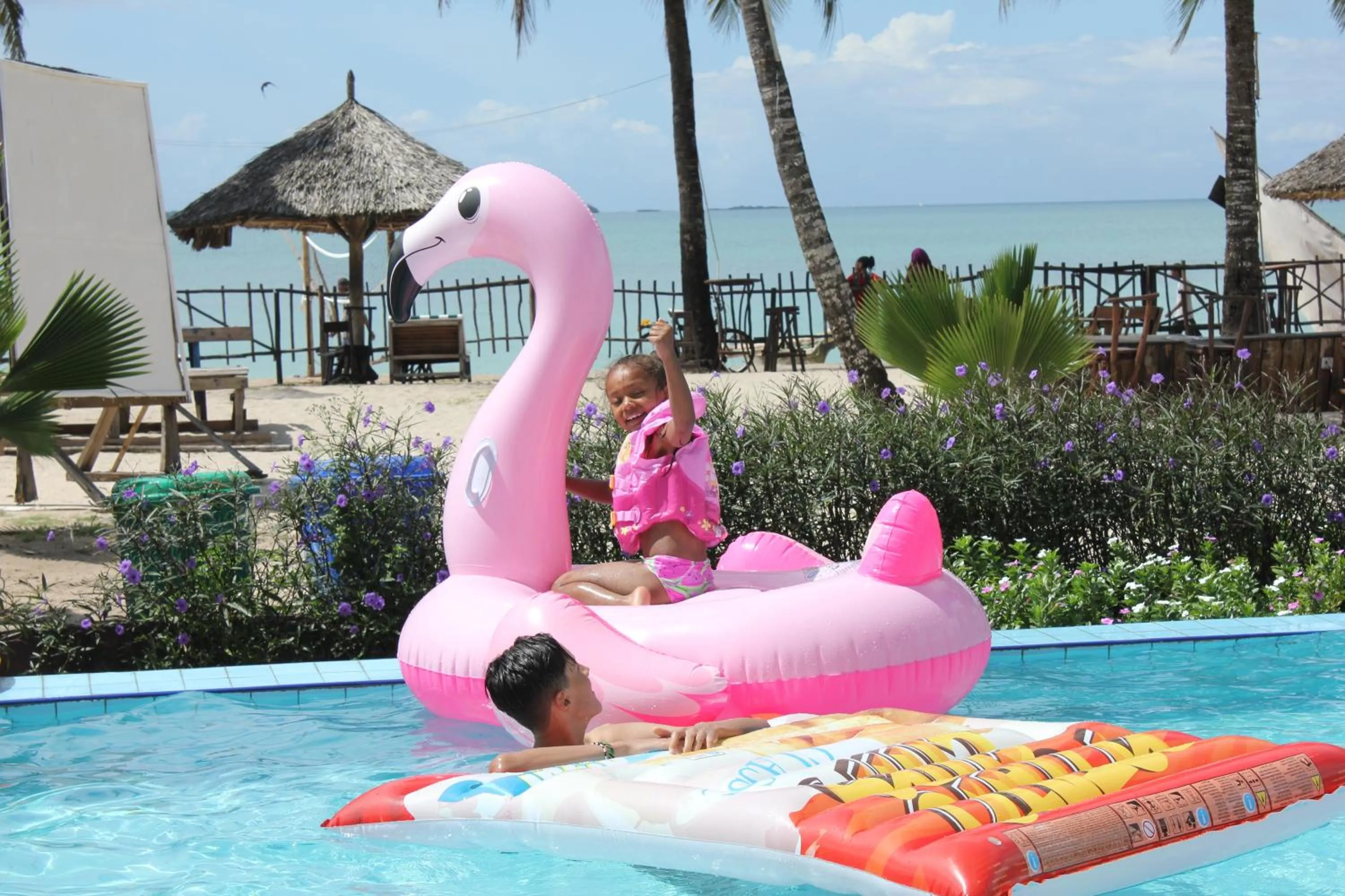 People in Villa Dahl Beach Resort