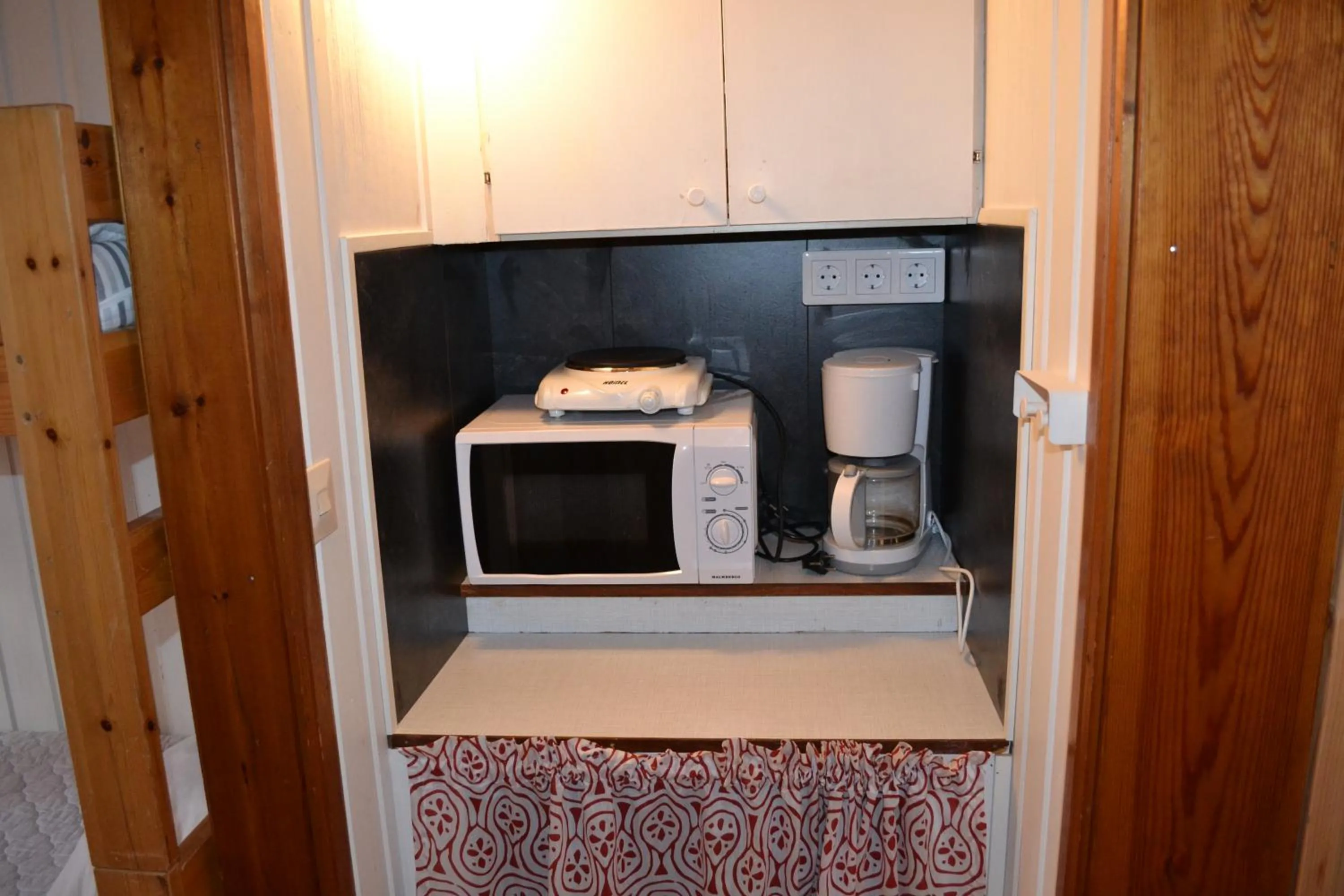 Kitchen or kitchenette in First Camp Enåbadet - Rättvik