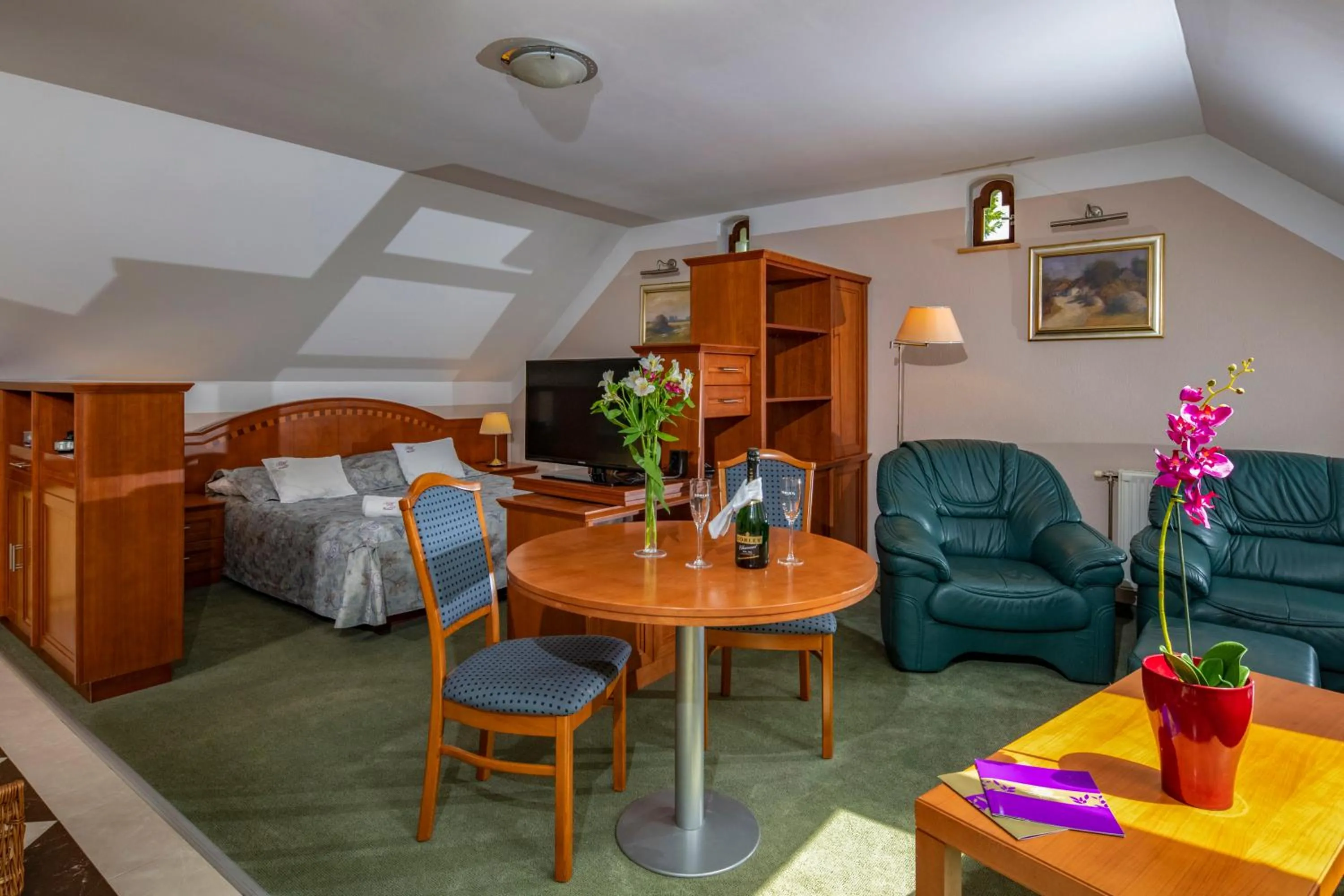 Photo of the whole room, Bed in Betekints Wellness Hotel