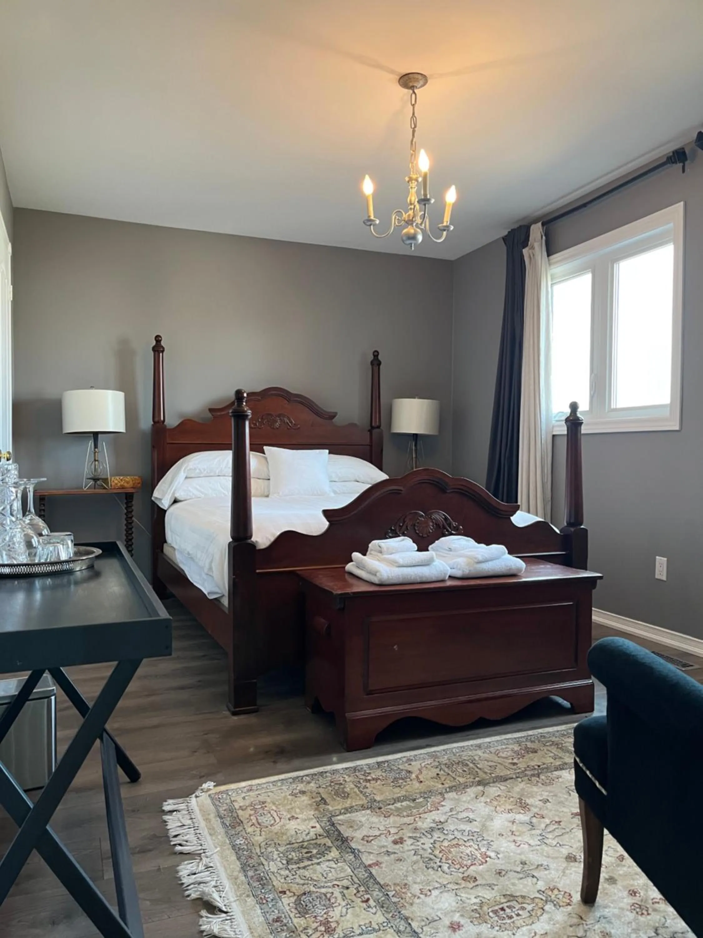 Bed in Lulu's Bed & Breakfast