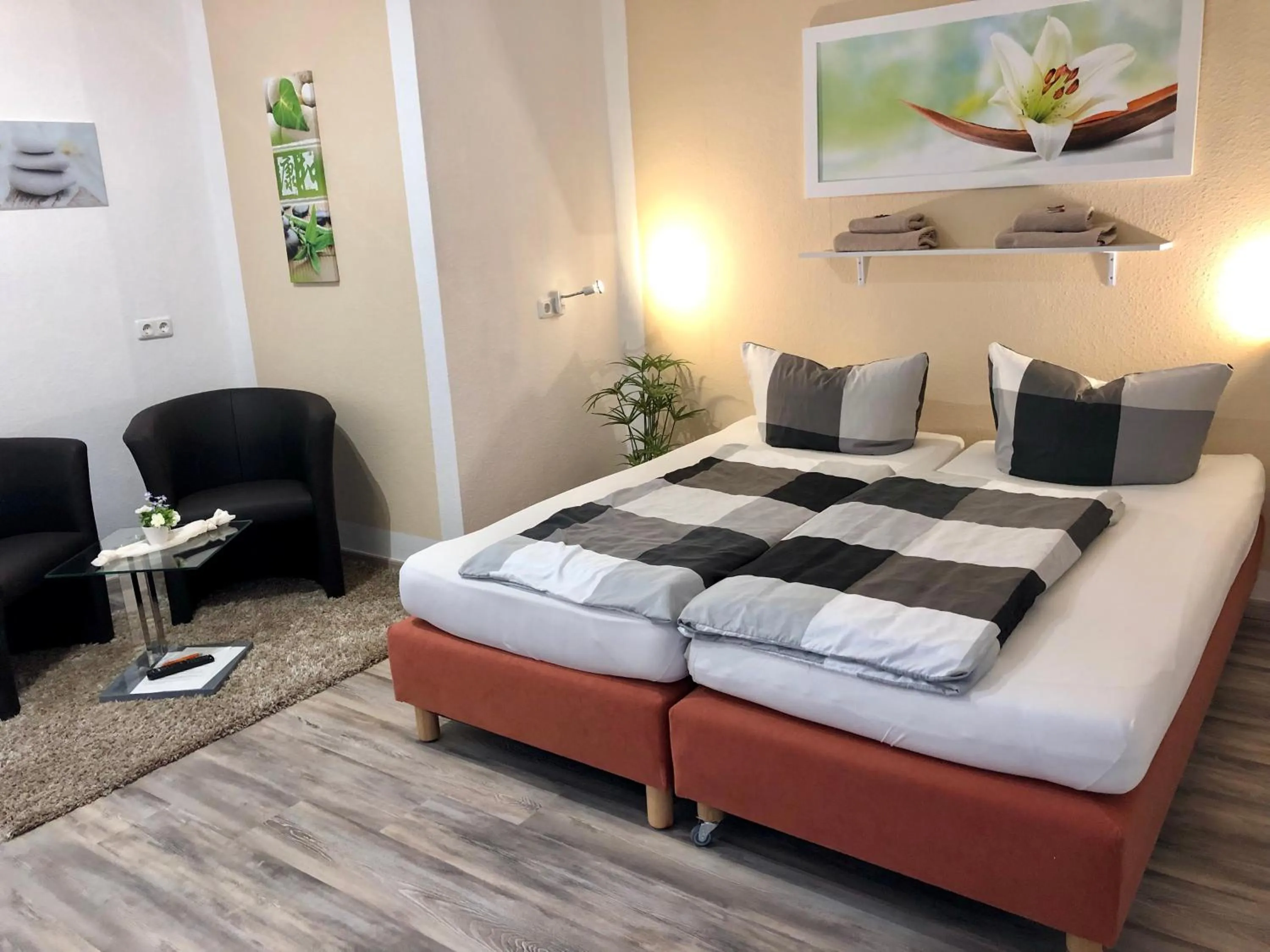 Photo of the whole room, Bed in Wilsmann Apartmentvermietung