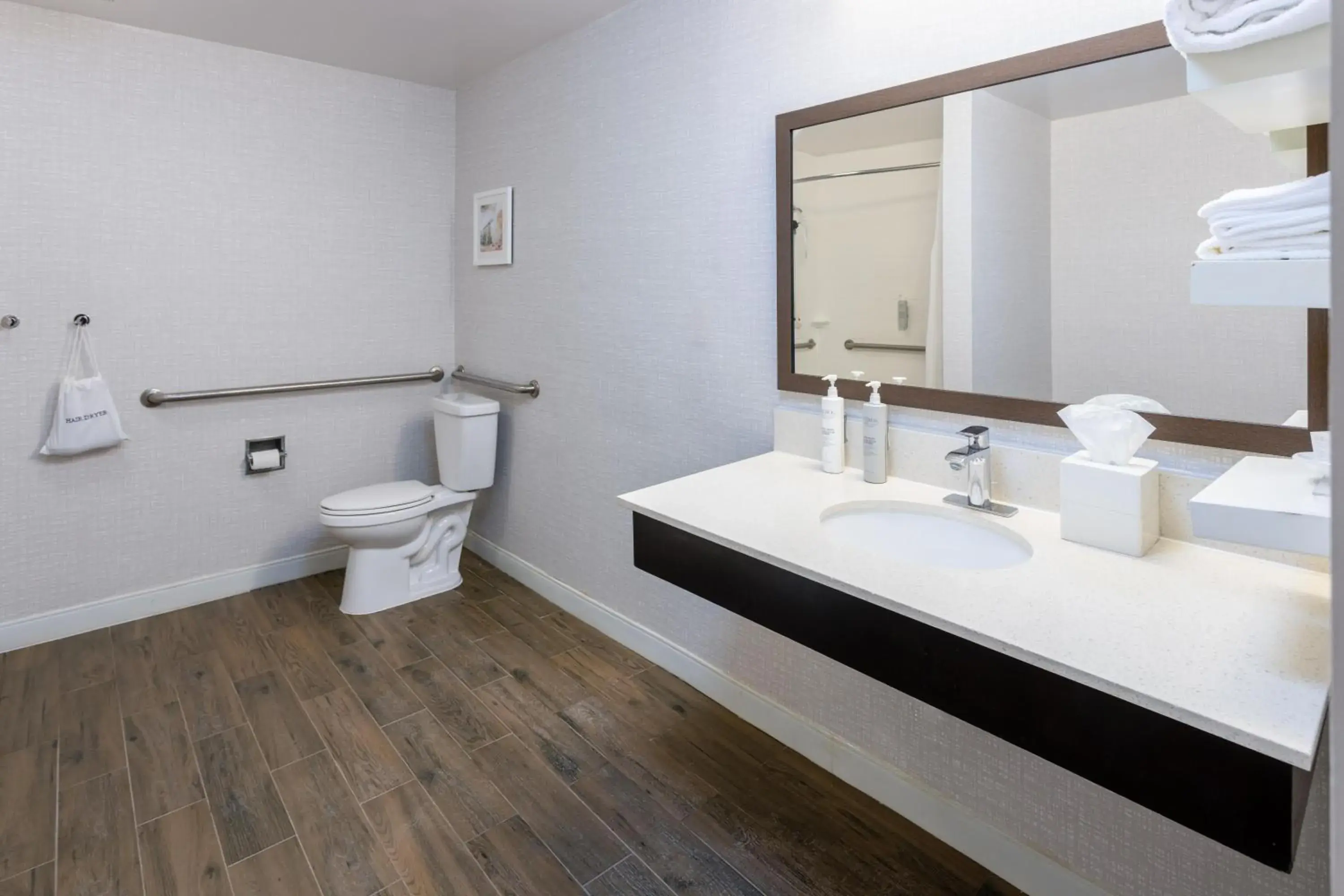 Bathroom in Hampton Inn Commerce Bathroom in Hampton Inn Commerce