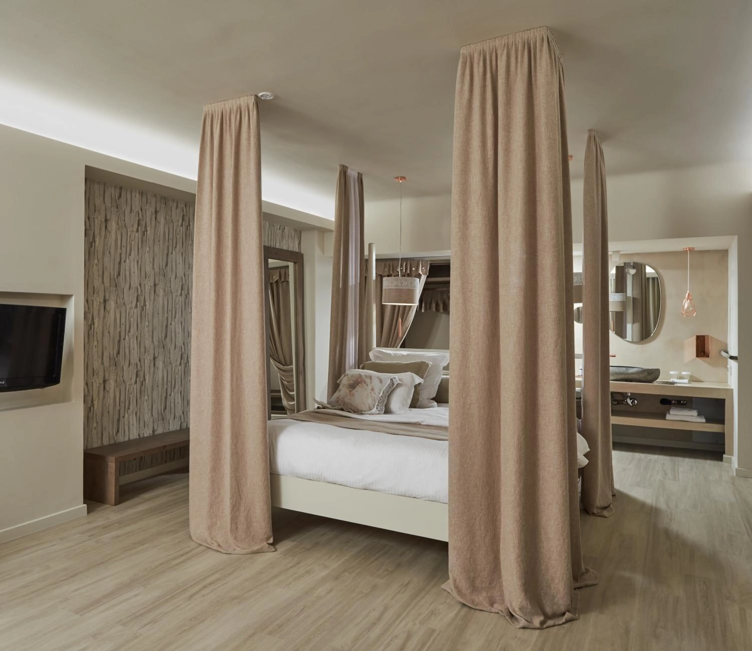 Bedroom, Bed in Palladium Hotel