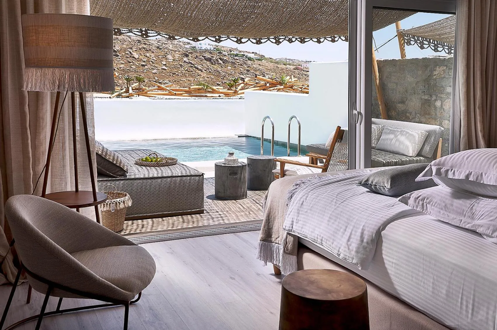 Pool view, Bed in Palladium Hotel