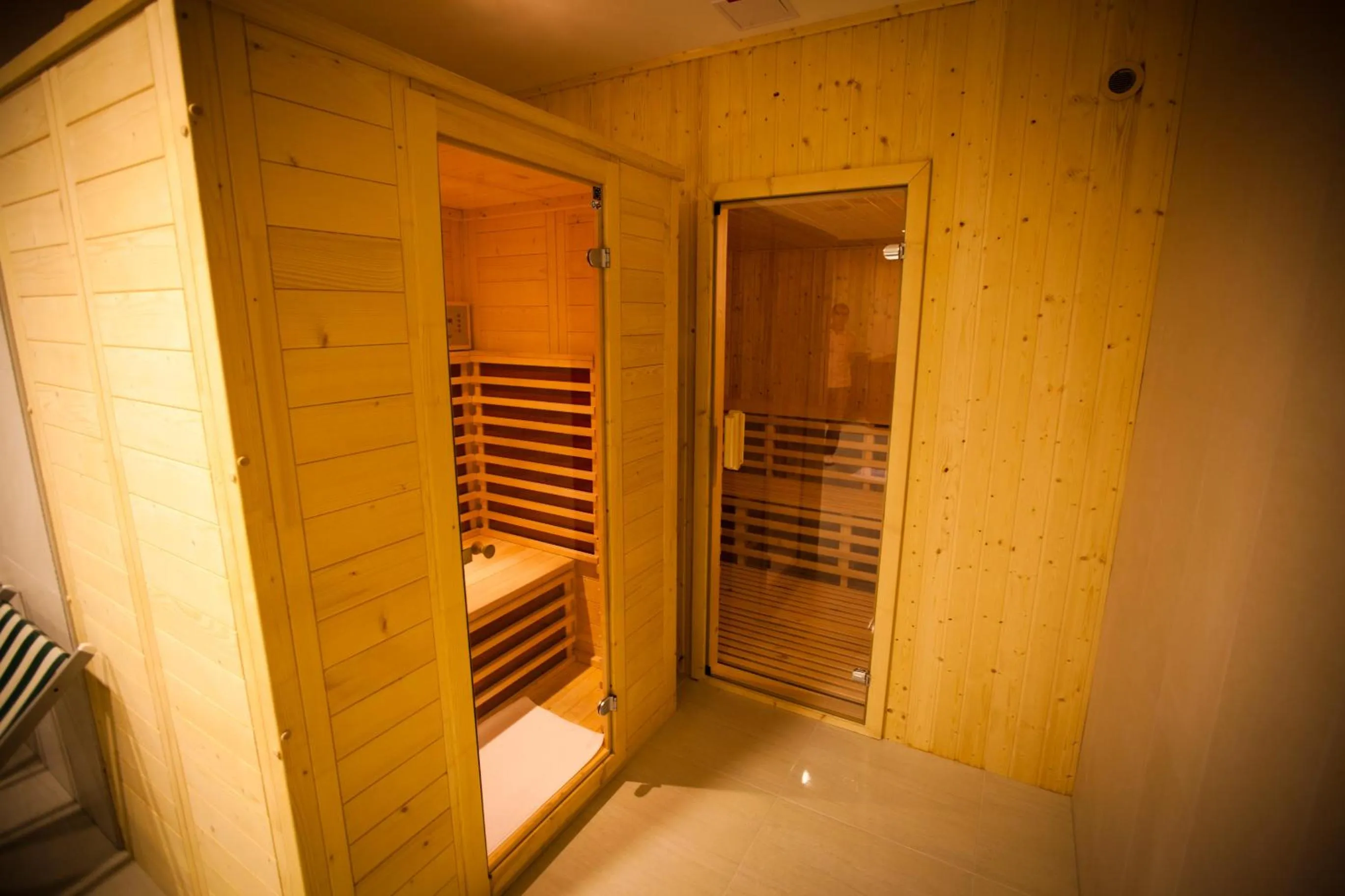 Jade Hotel-Ezüsthíd Hotel