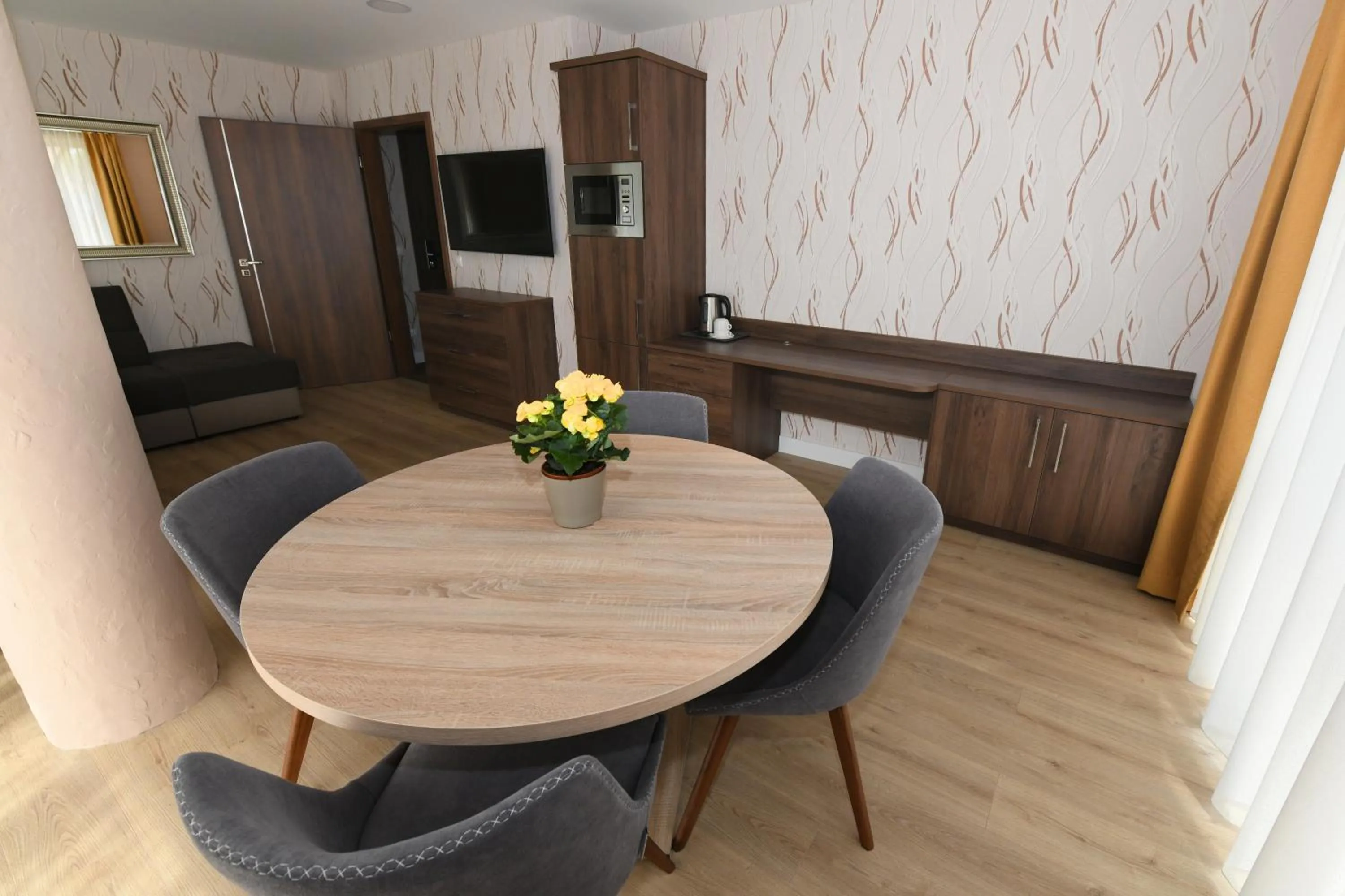 Jade Hotel-Ezüsthíd Hotel