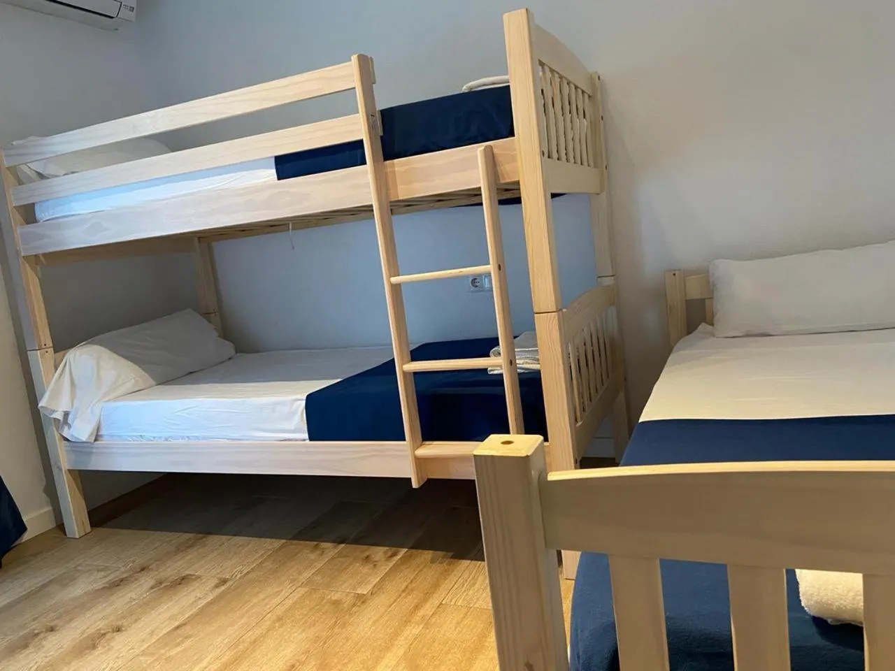 Summer, Bed in Hostal Porto Mar