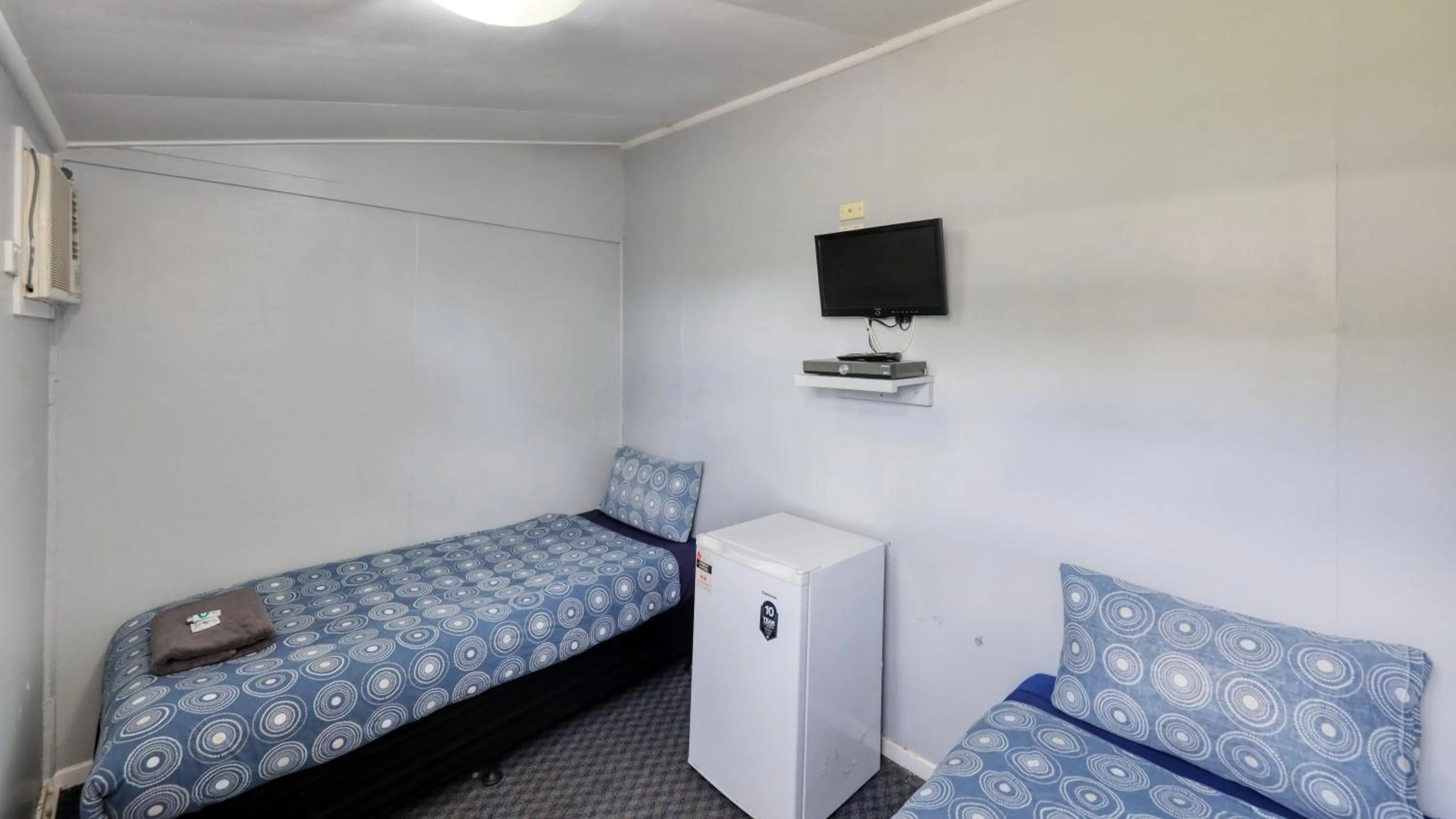 Bed in Toobeah hotel/motel