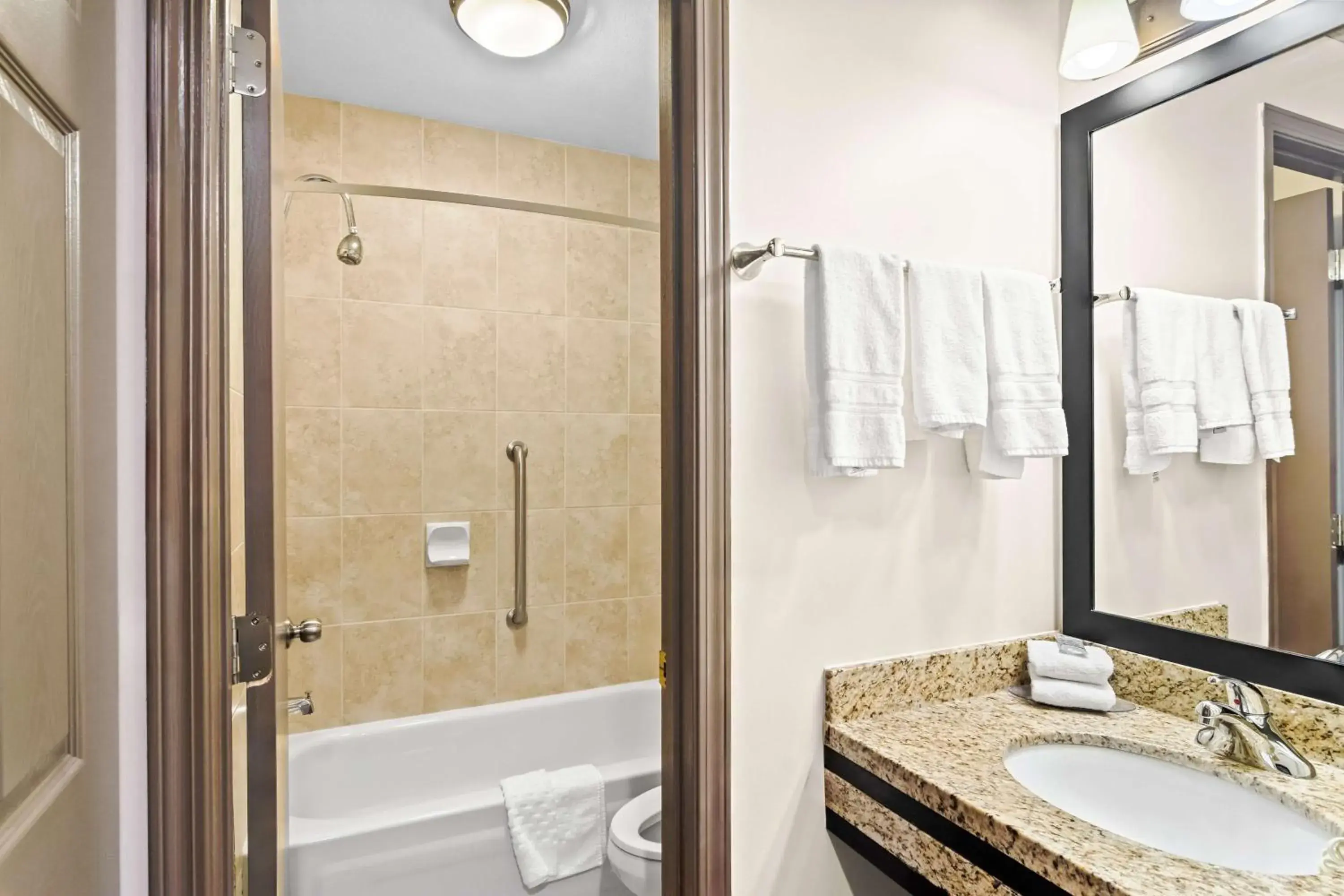 Bathroom in Best Western Maple Ridge Bathroom in Best Western Maple Ridge