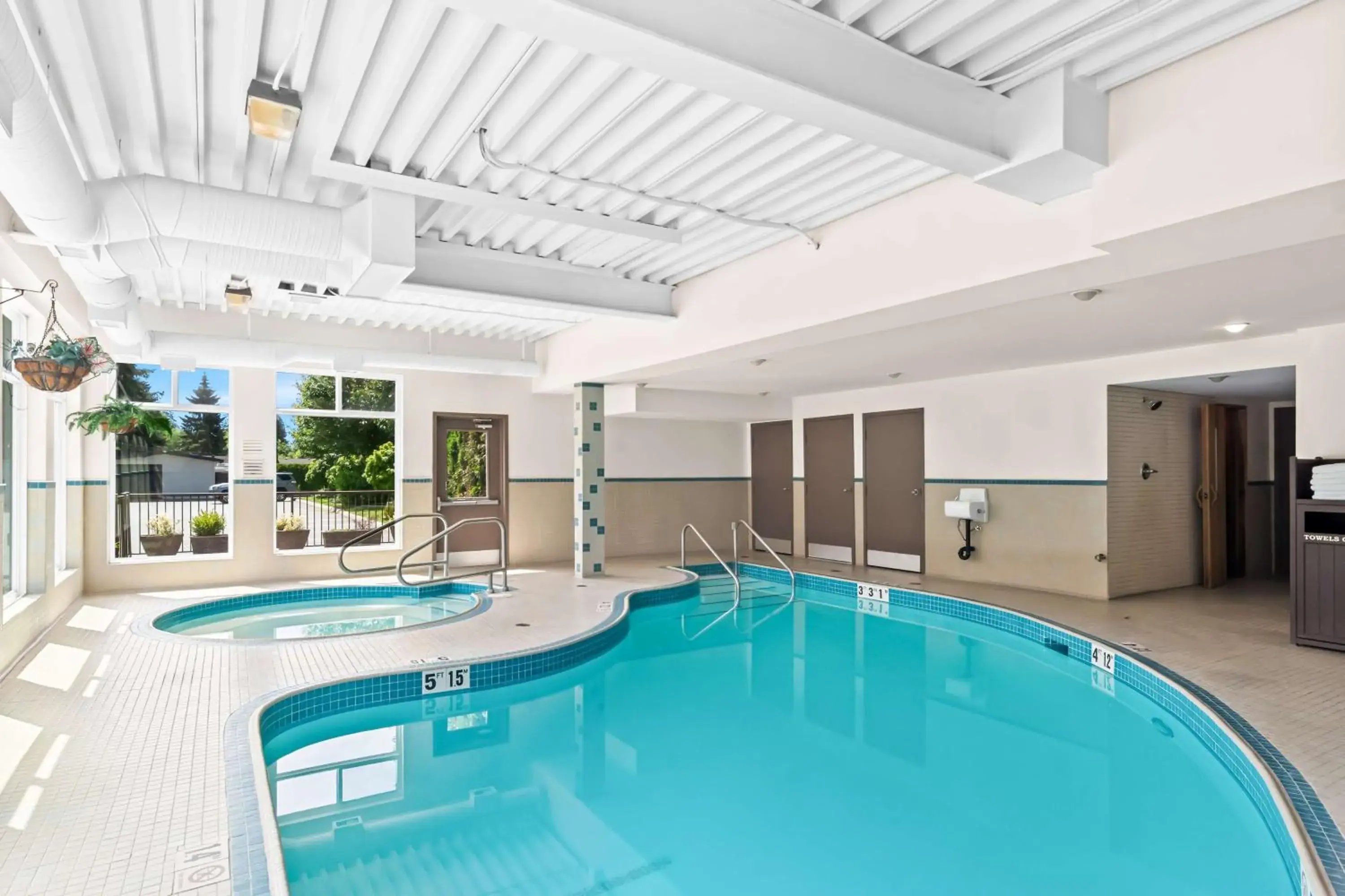 Pool view in Best Western Maple Ridge Pool view in Best Western Maple Ridge