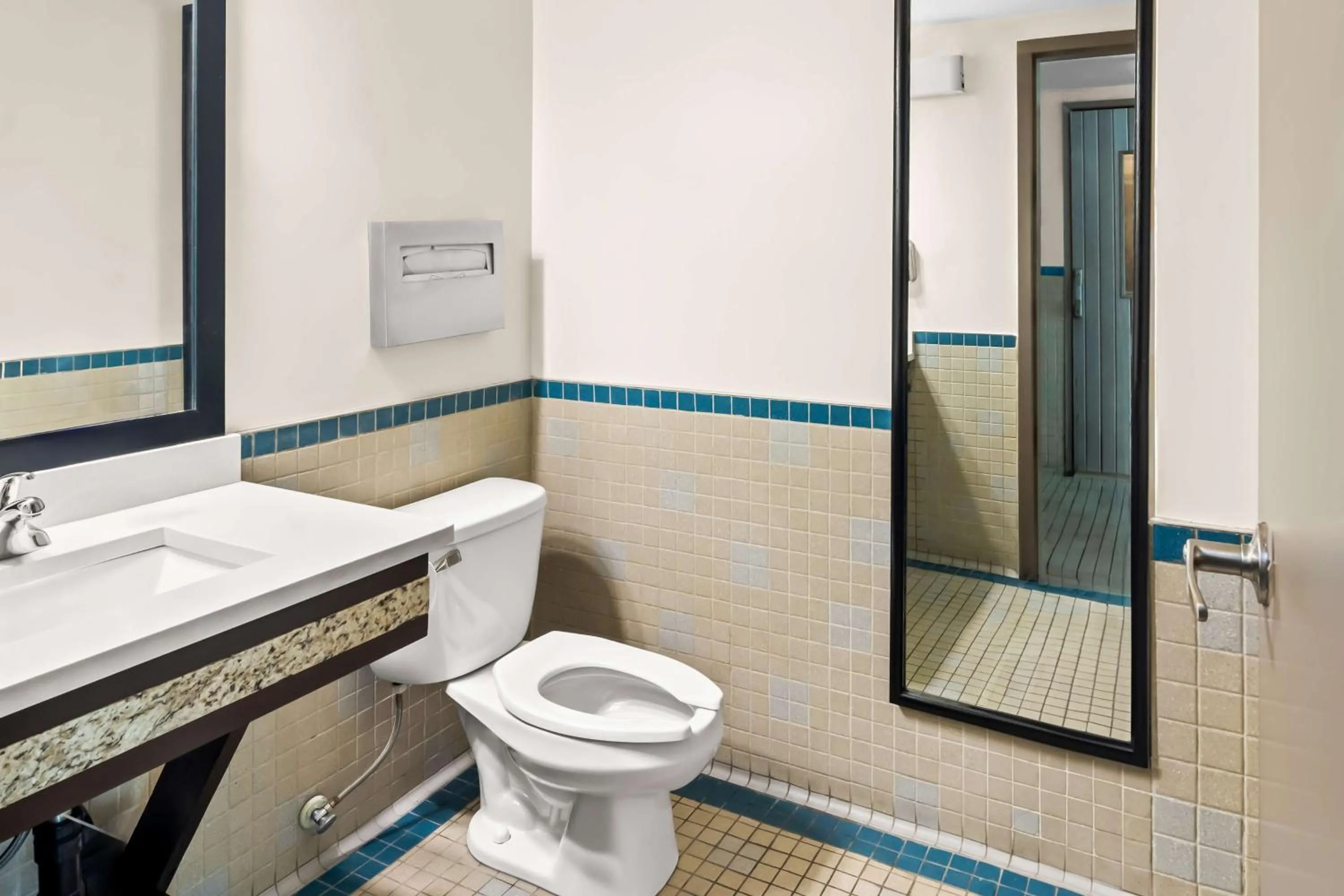 Bathroom in Best Western Maple Ridge