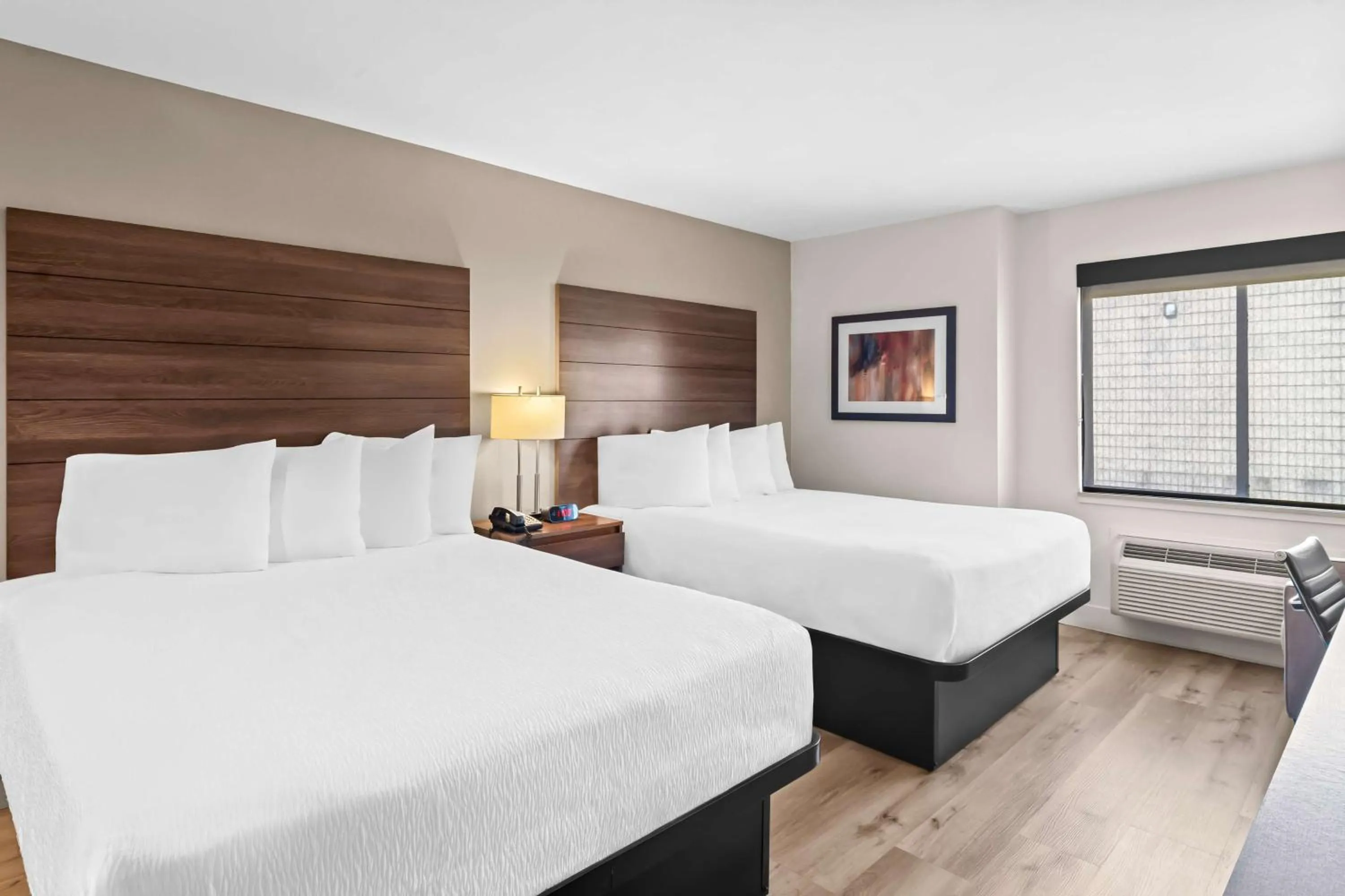 Bedroom, Bed in Best Western Maple Ridge