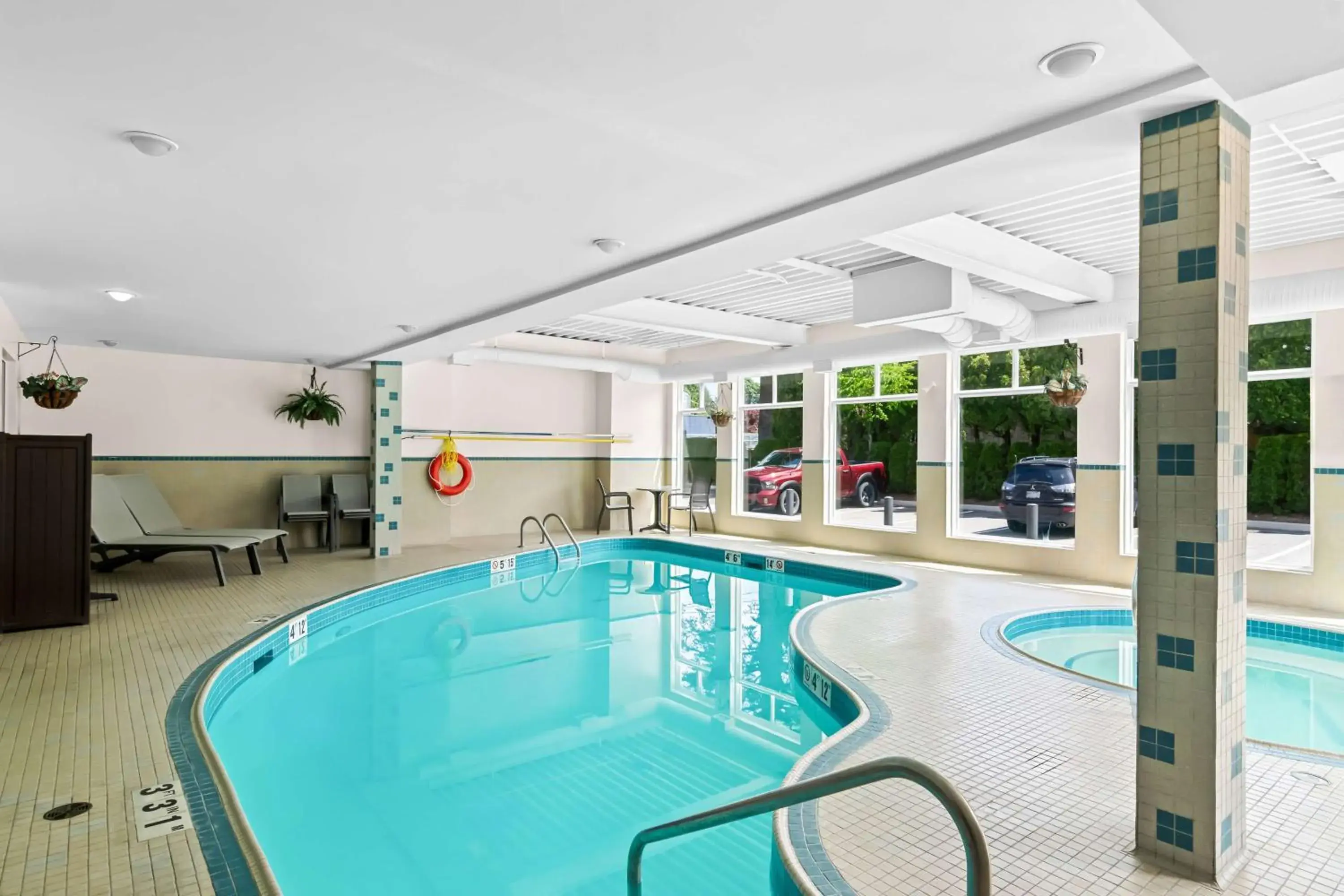 Pool view in Best Western Maple Ridge Pool view in Best Western Maple Ridge