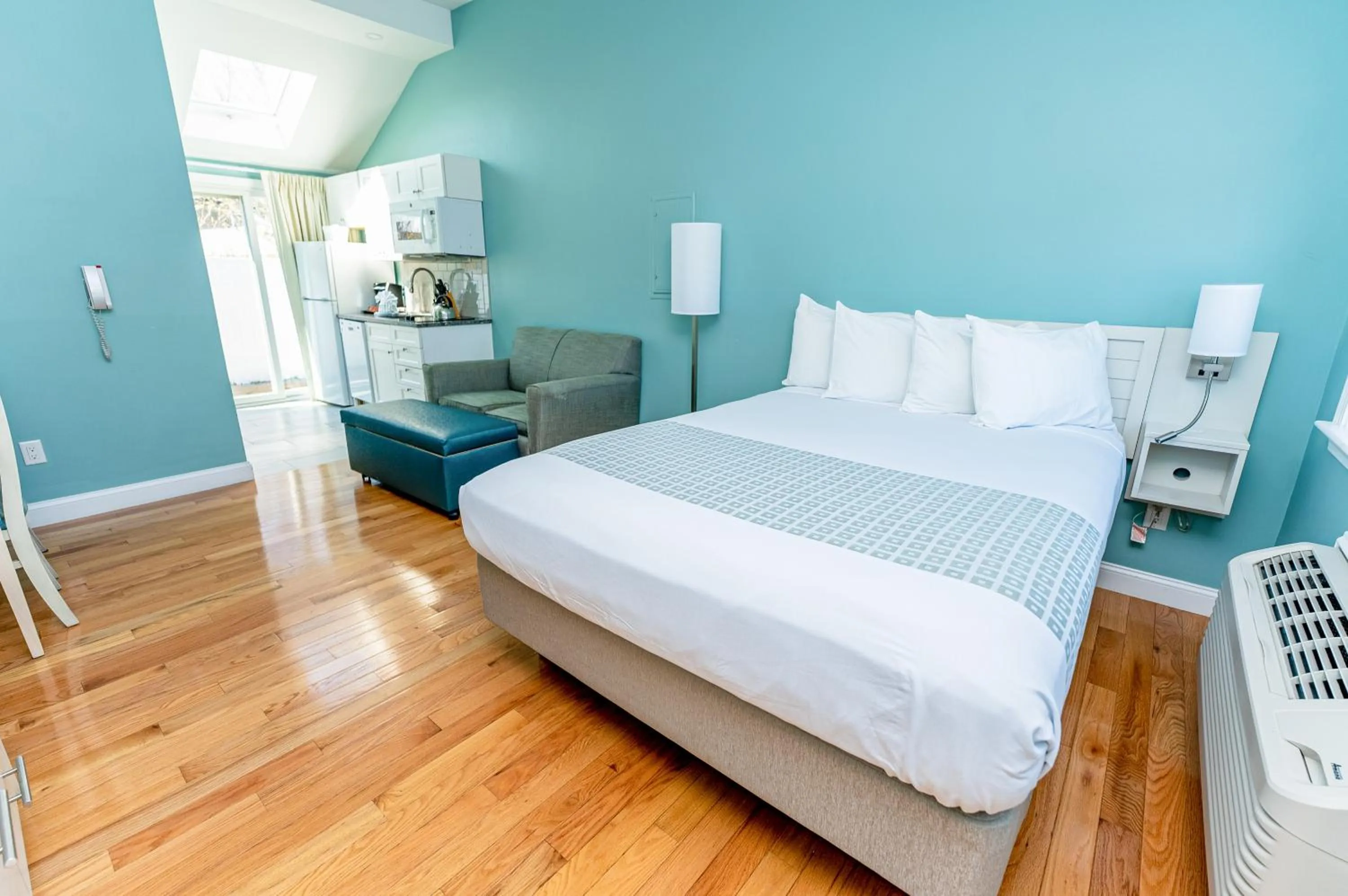 Bed in Edgewater Beach Resort