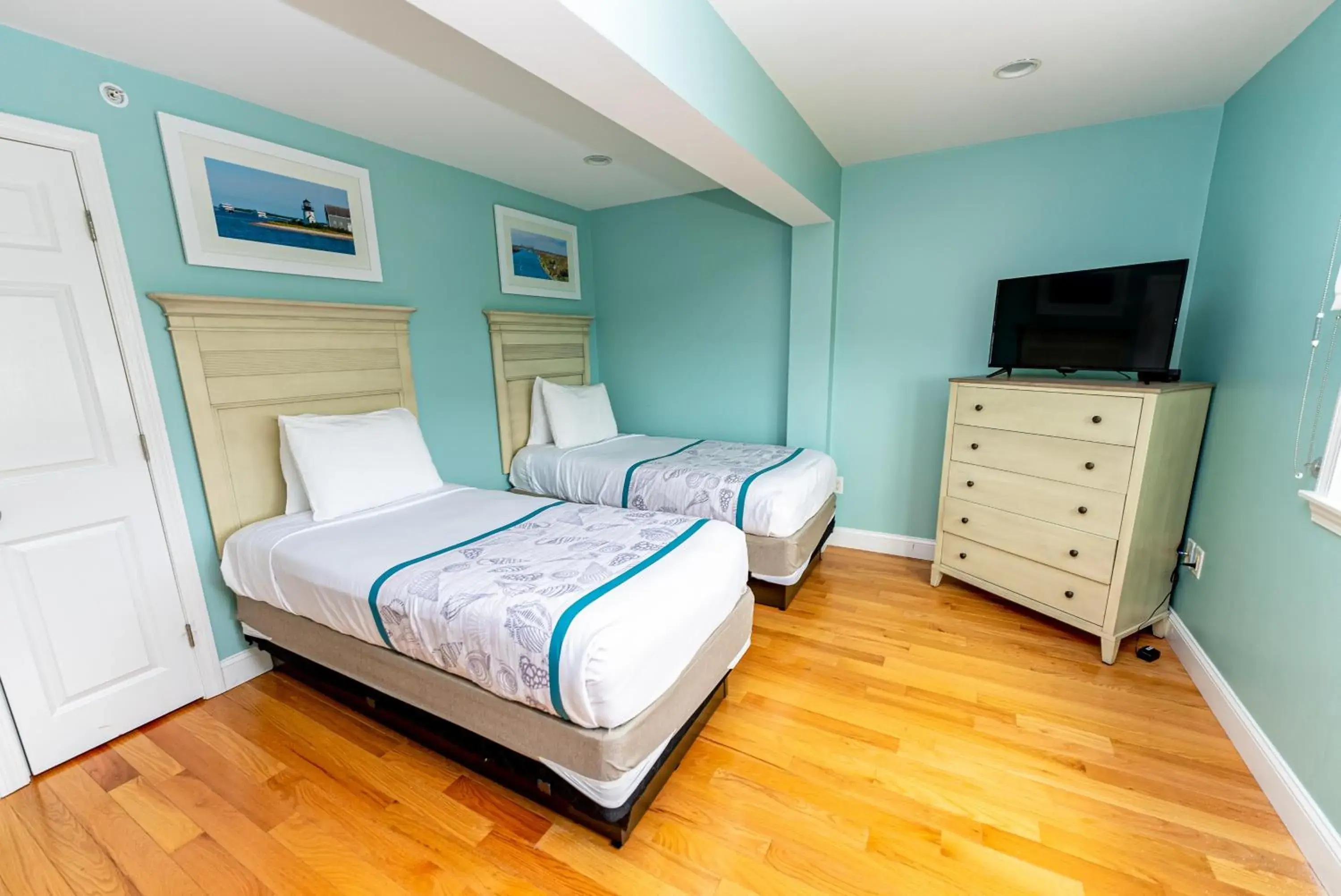 Bed in Edgewater Beach Resort Bed in Edgewater Beach Resort