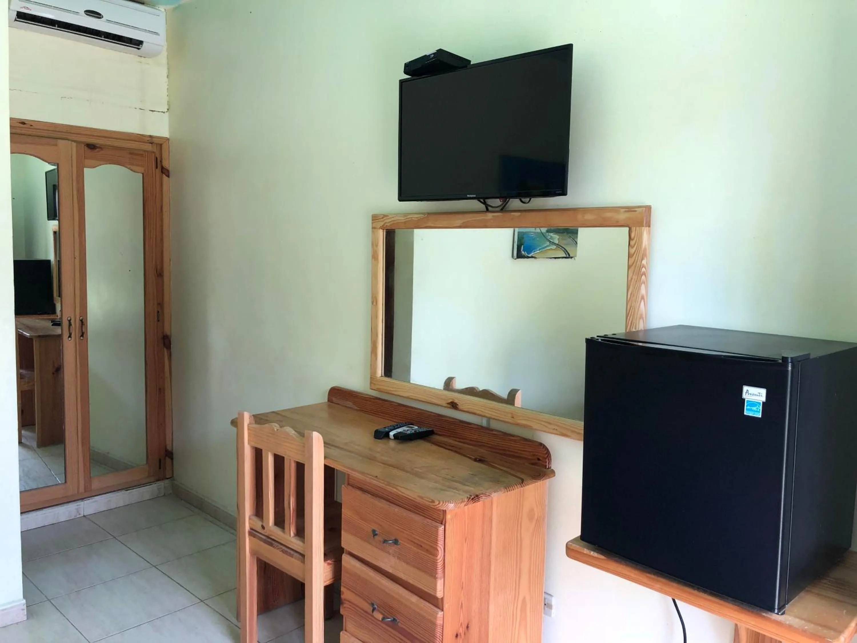 TV and multimedia in Hotel Cambri