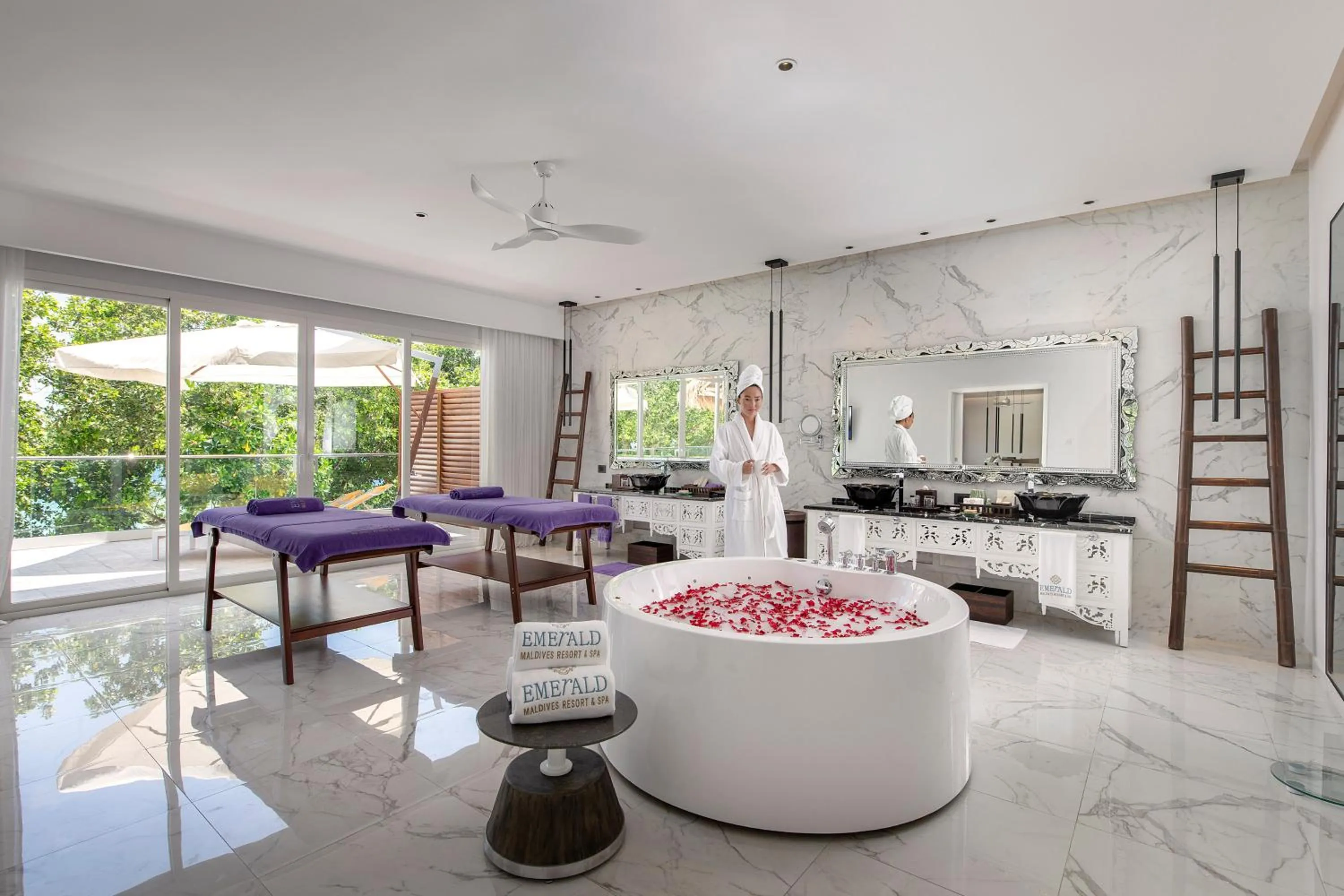 Bathroom in Emerald Maldives Resort & Spa-Deluxe All Inclusive