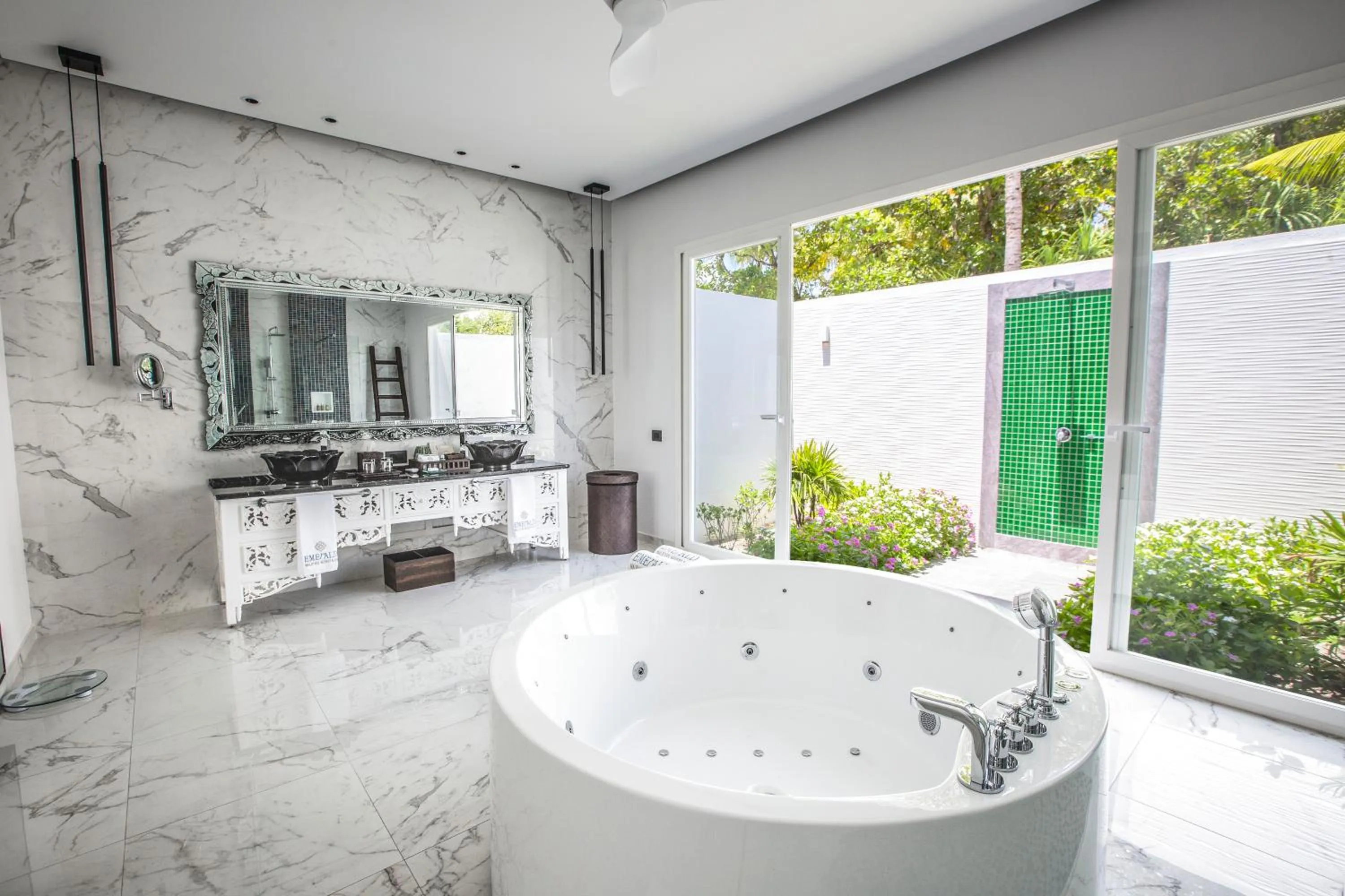 Bathroom in Emerald Maldives Resort & Spa-Deluxe All Inclusive