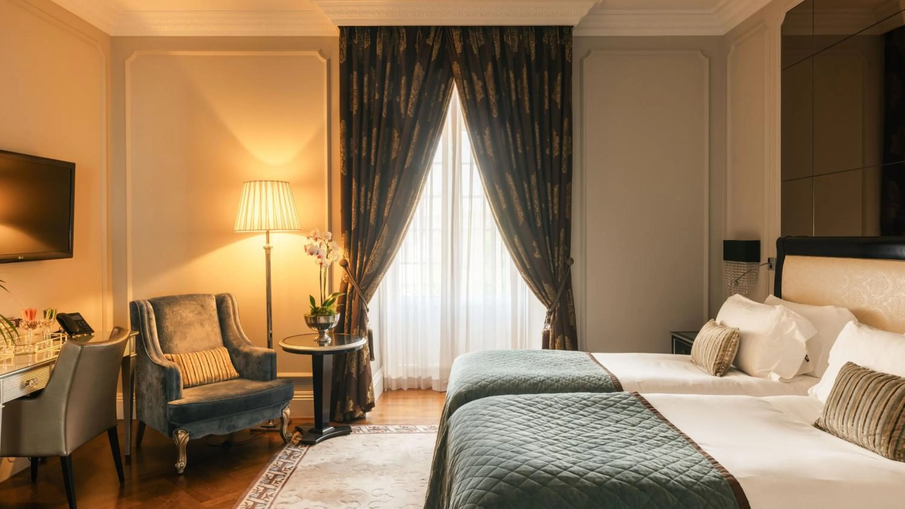 Photo of the whole room, Bed in InterContinental Porto - Palacio das Cardosas by IHG