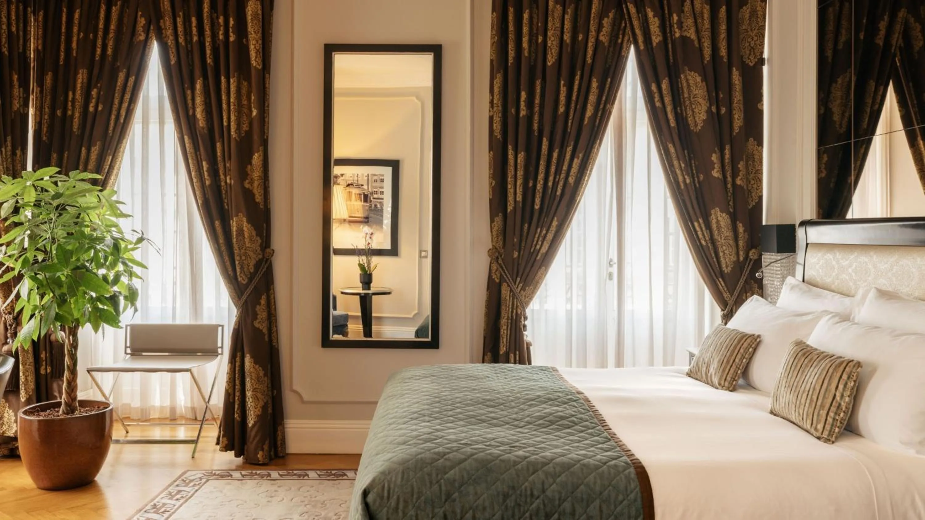 Photo of the whole room, Bed in InterContinental Porto - Palacio das Cardosas by IHG