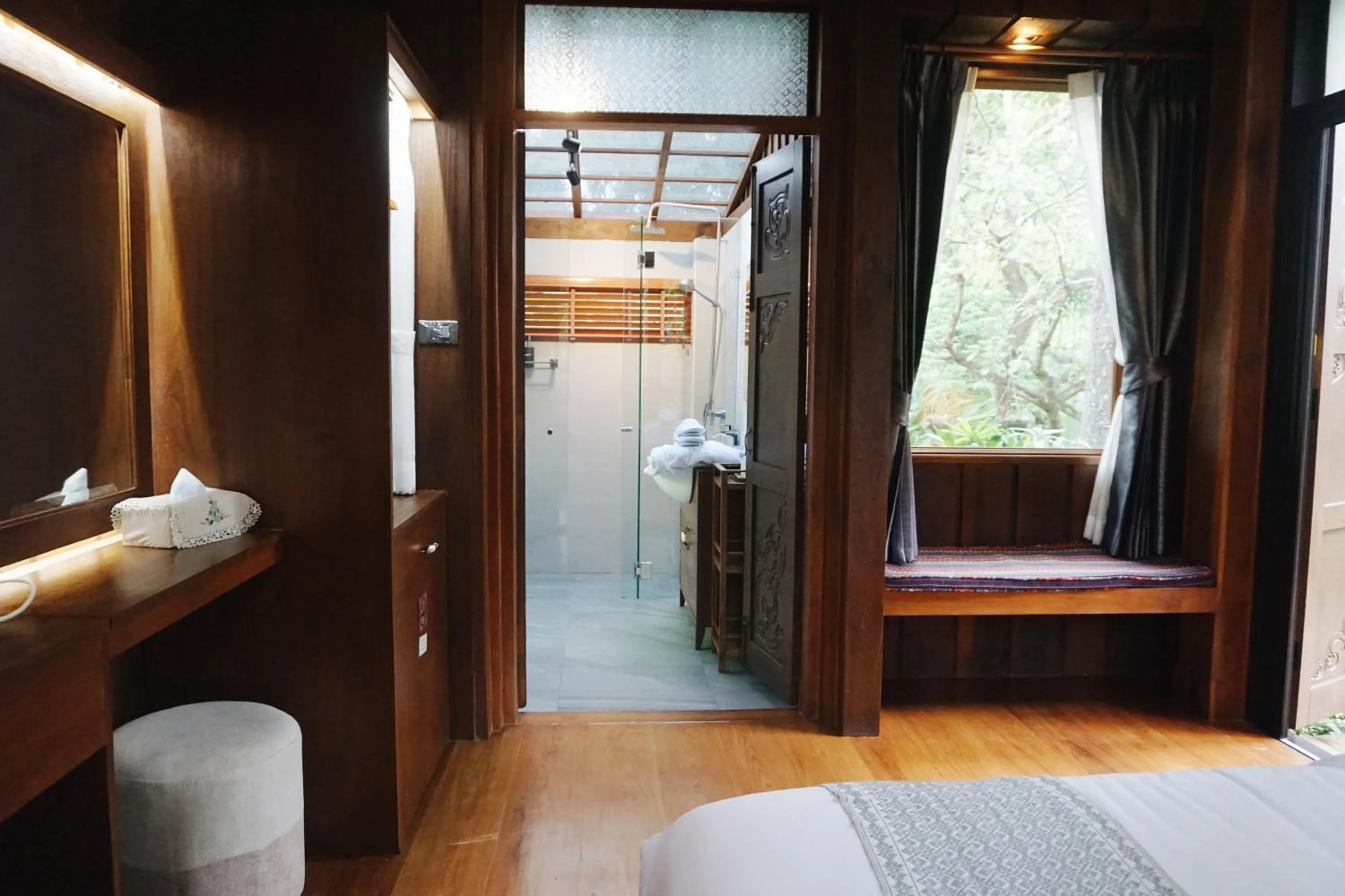 Bathroom, Bed in Baansuwanburi - บ้านสุวรรณบุรี