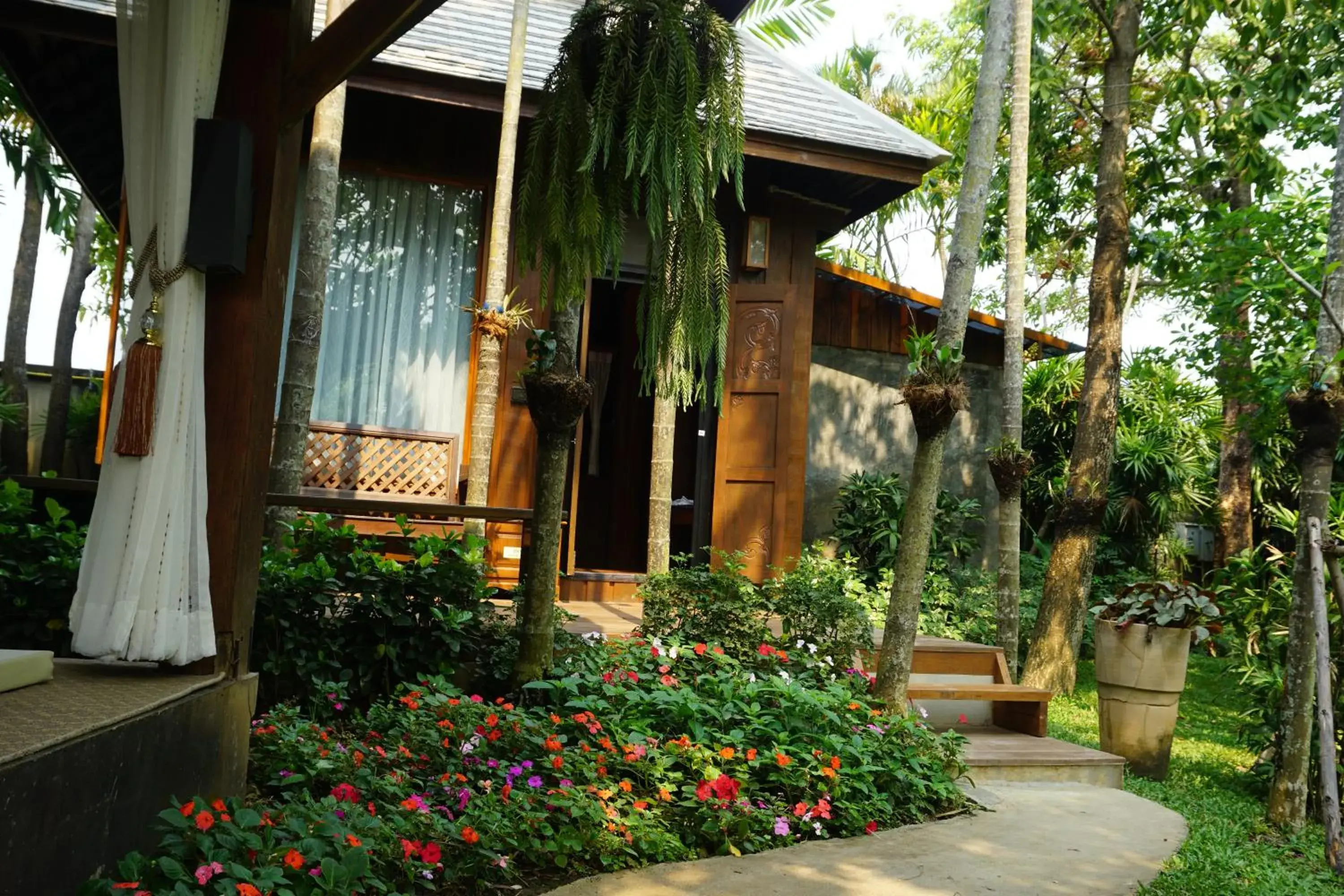Garden view in Baansuwanburi - บ้านสุวรรณบุรี Garden view in Baansuwanburi - บ้านสุวรรณบุรี