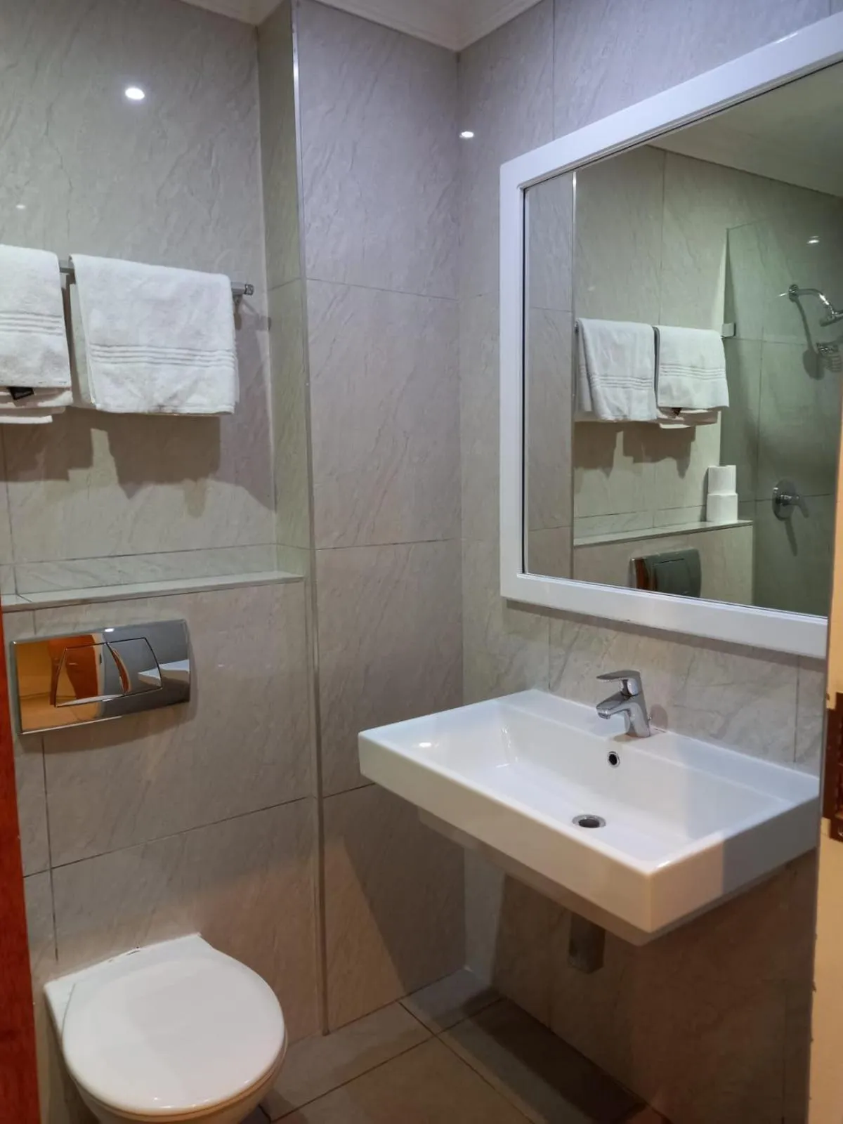 Bathroom in Palace Lodge Morningside