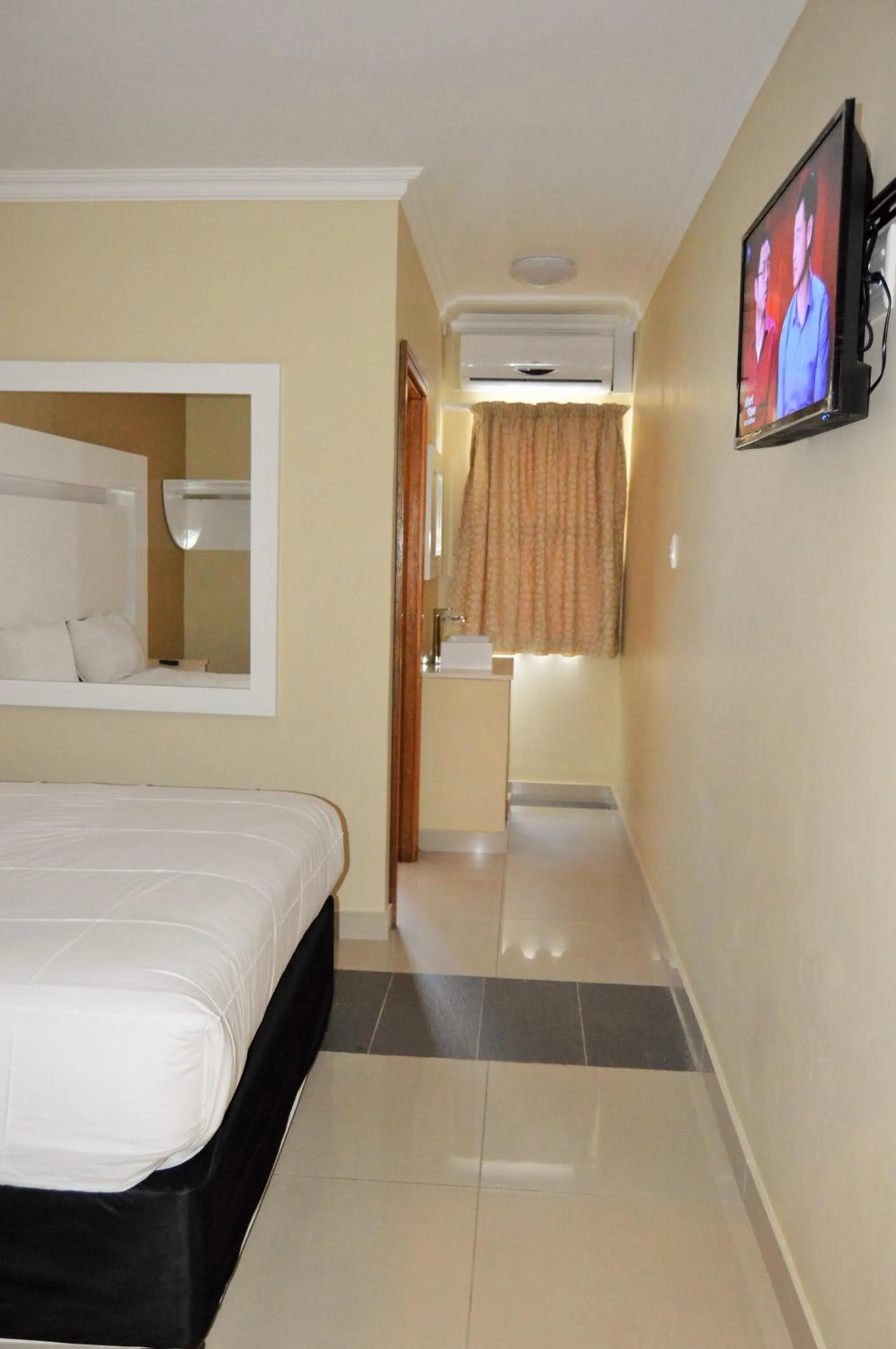 TV and multimedia in Palace Lodge Morningside