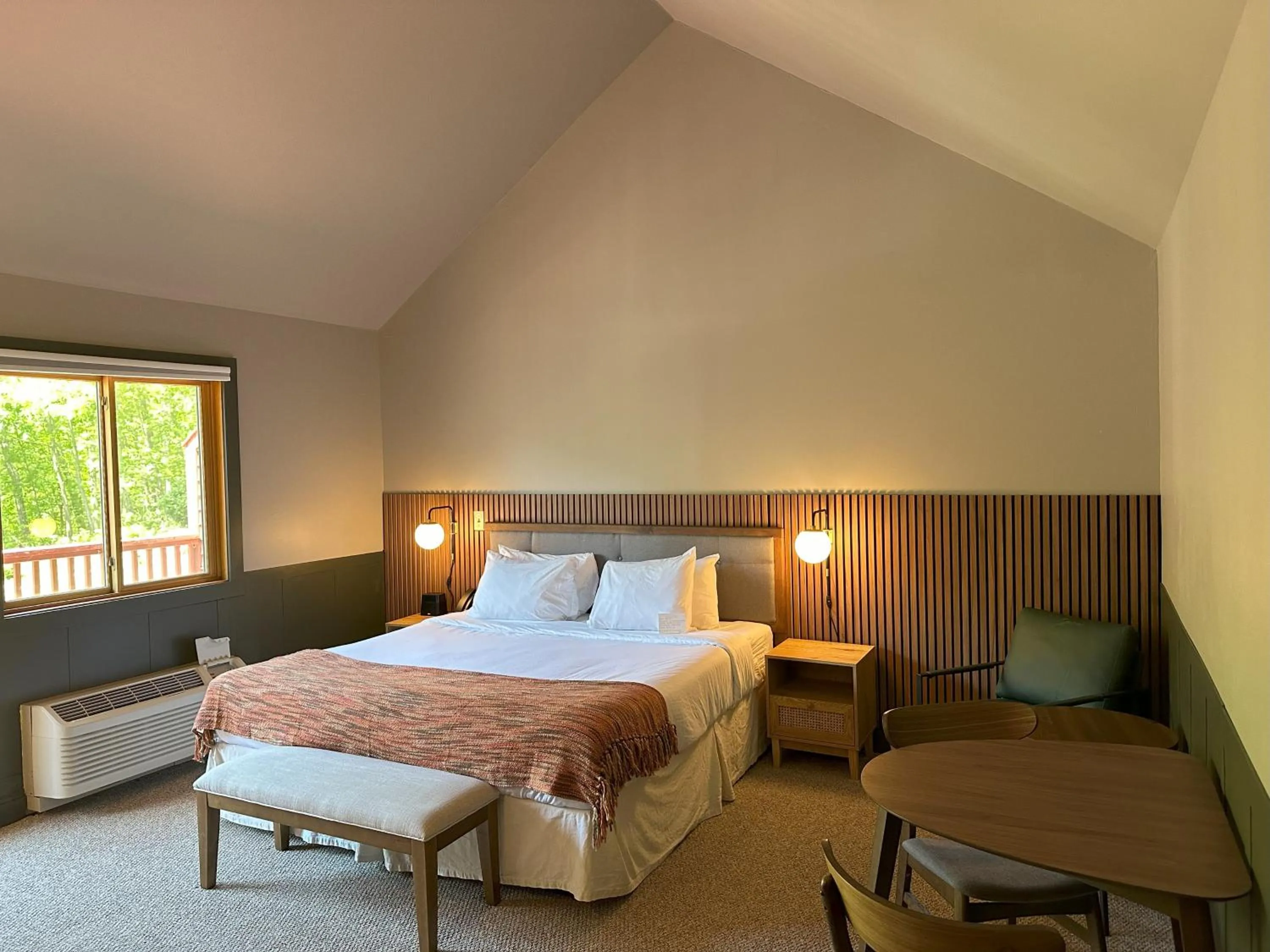 Bed in Minnewaska Lodge