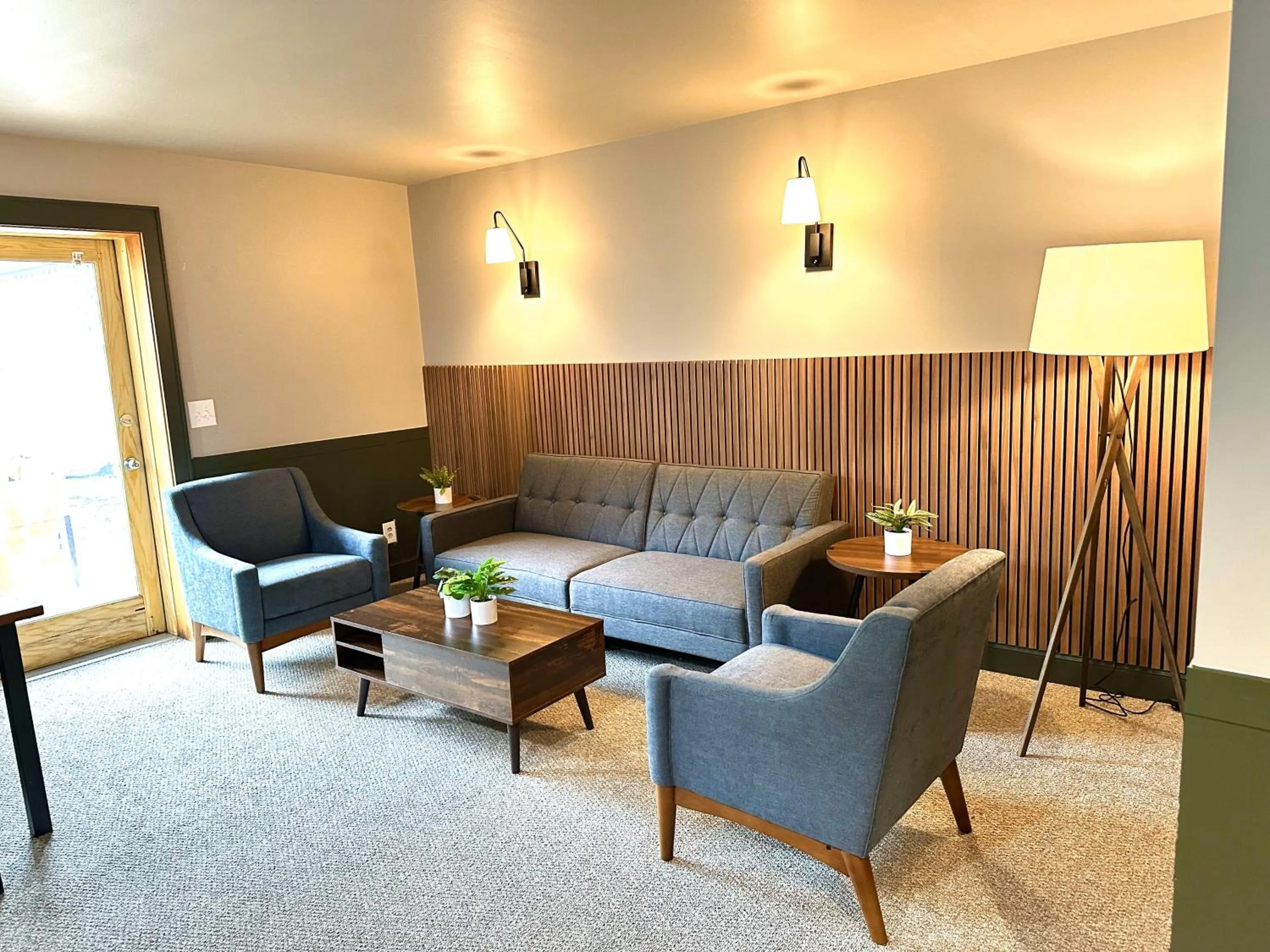 Living room in Minnewaska Lodge