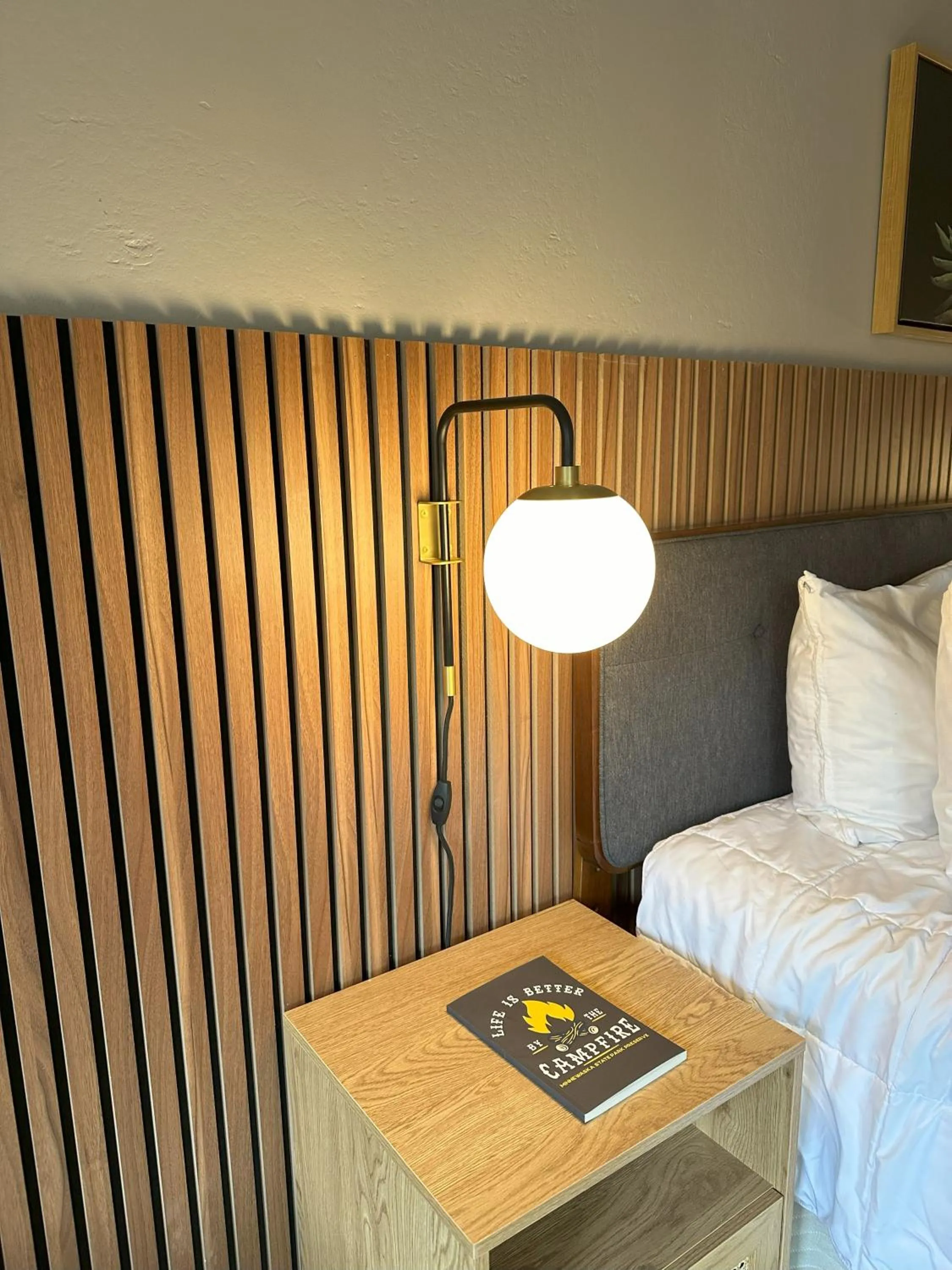 Bedroom, Bed in Minnewaska Lodge