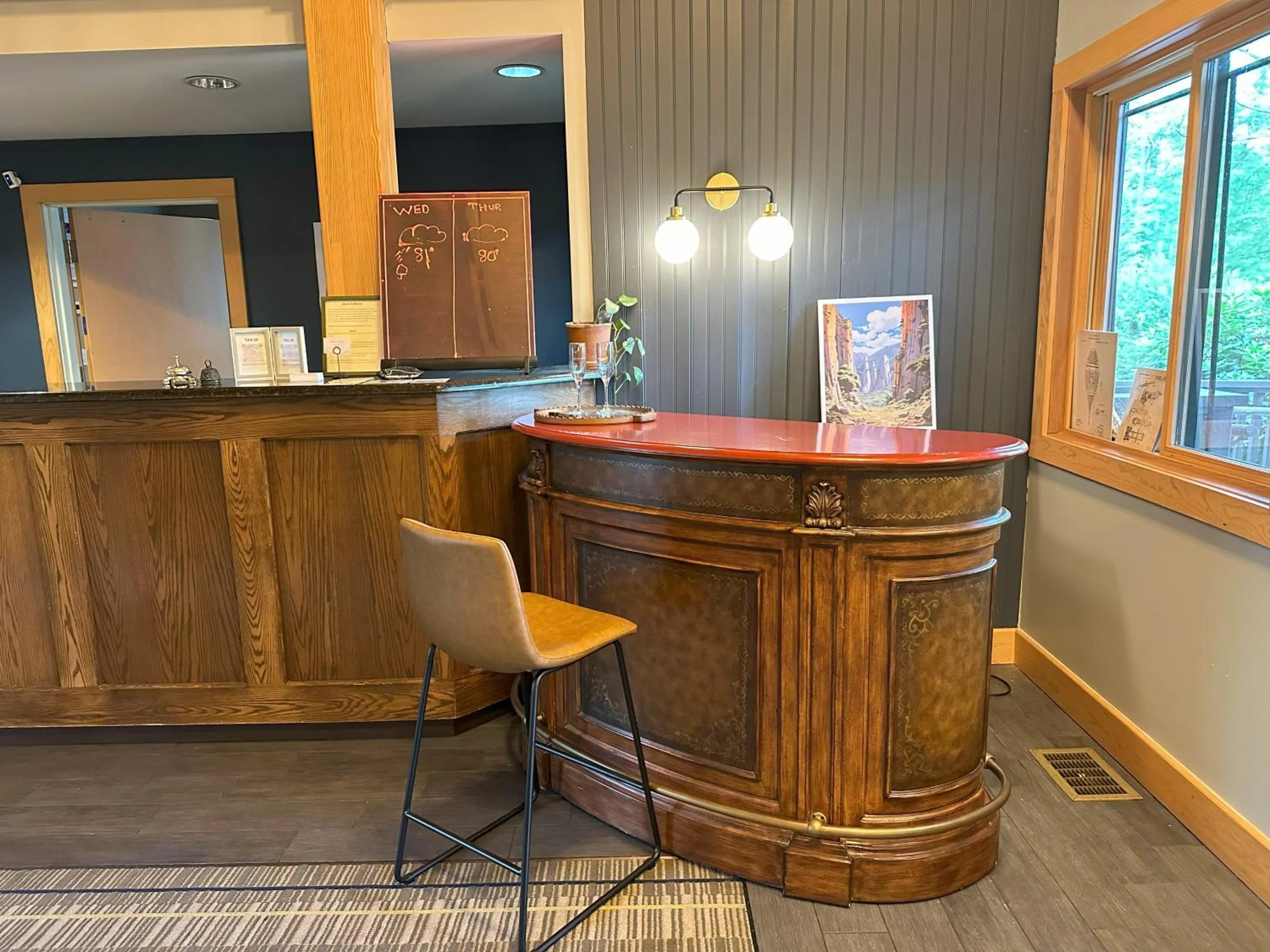 Lounge or bar in Minnewaska Lodge