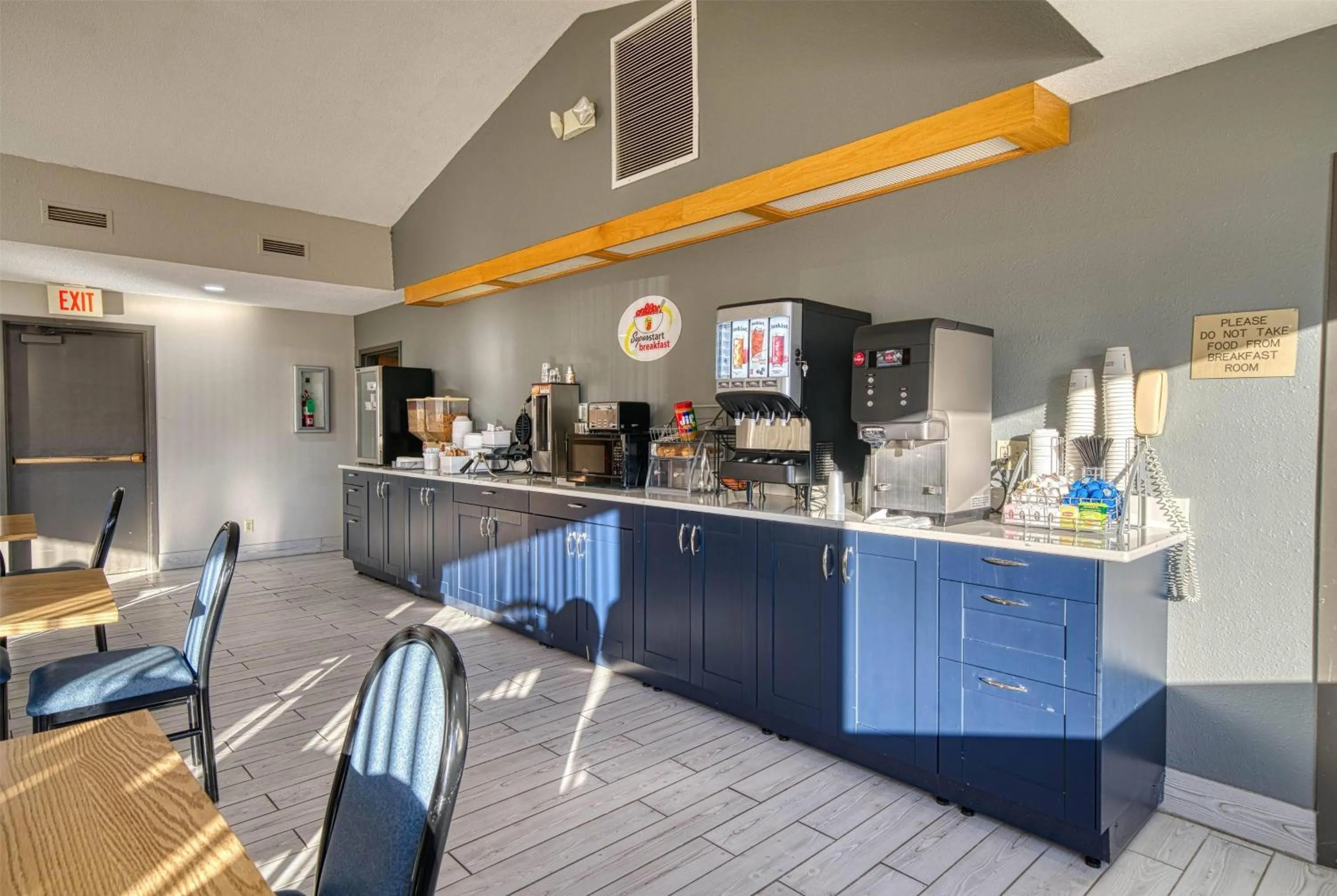 Breakfast in Super 8 by Wyndham Hot Springs